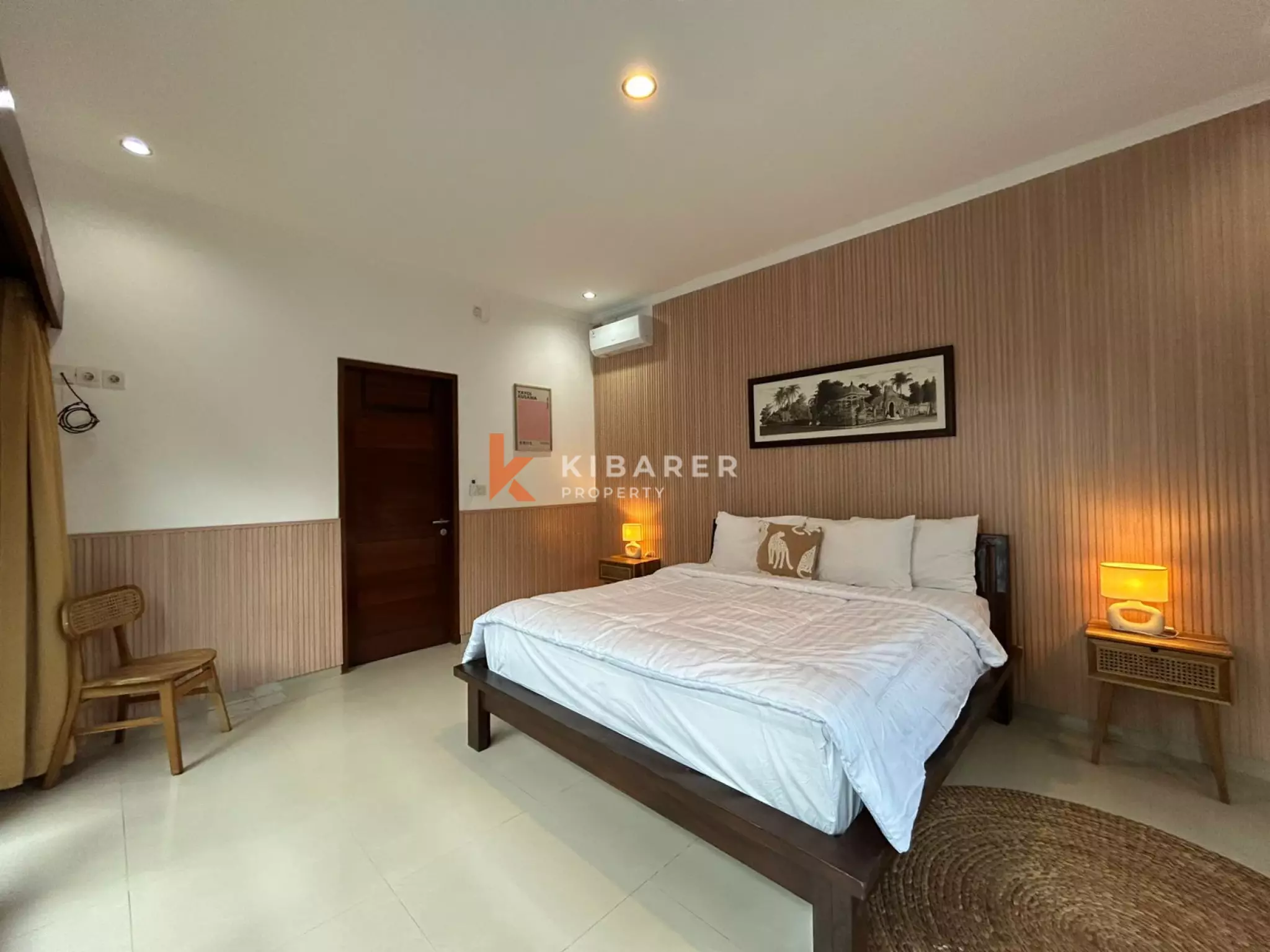 Villa confortable de trois chambres avec séjour fermé et piscine privée à Canggu