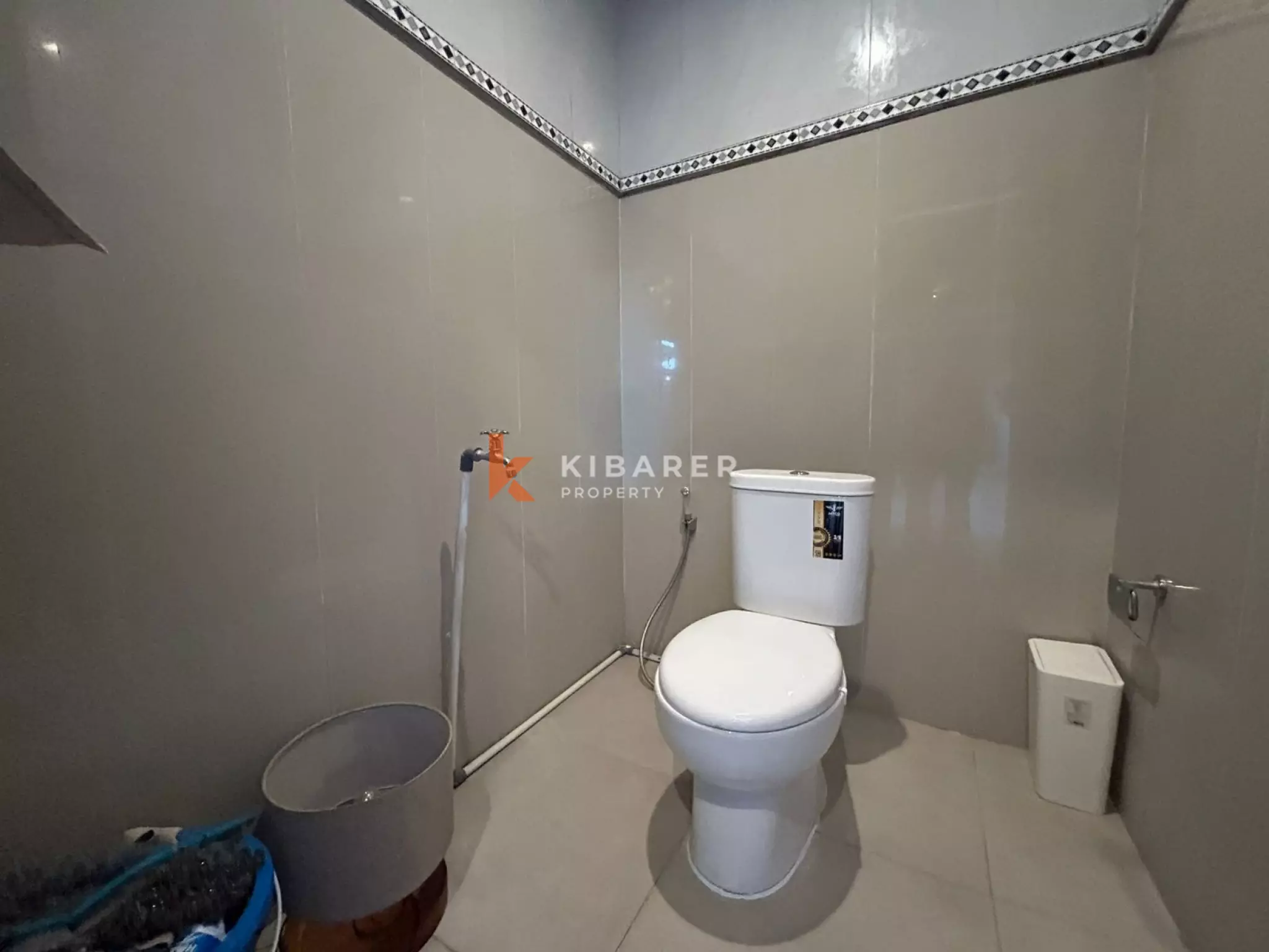 Villa confortable de trois chambres avec séjour fermé et piscine privée à Canggu