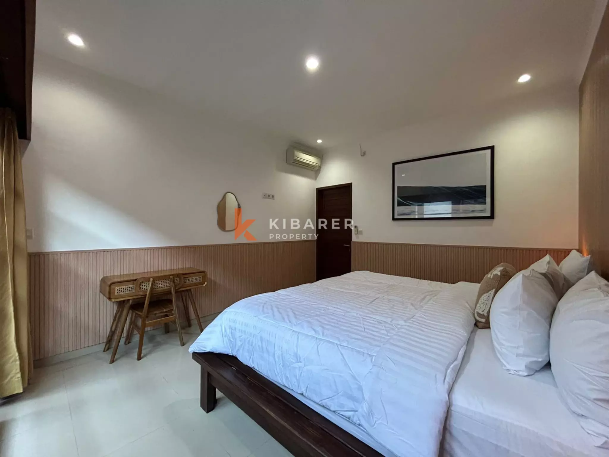 Villa confortable de trois chambres avec séjour fermé et piscine privée à Canggu