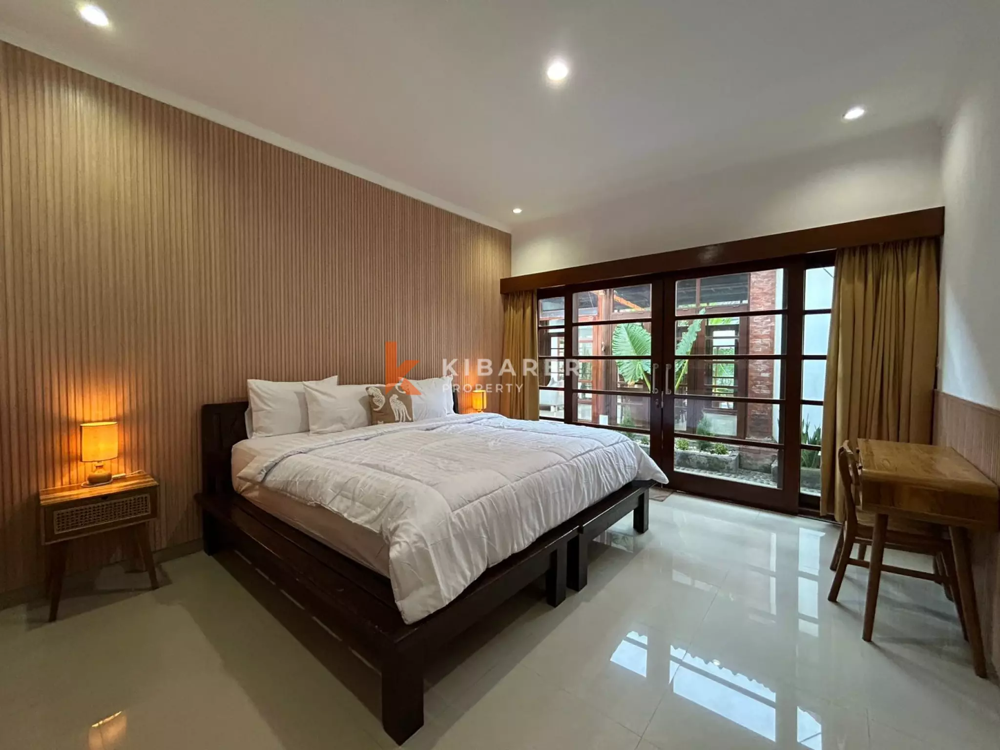 Villa confortable de trois chambres avec séjour fermé et piscine privée à Canggu