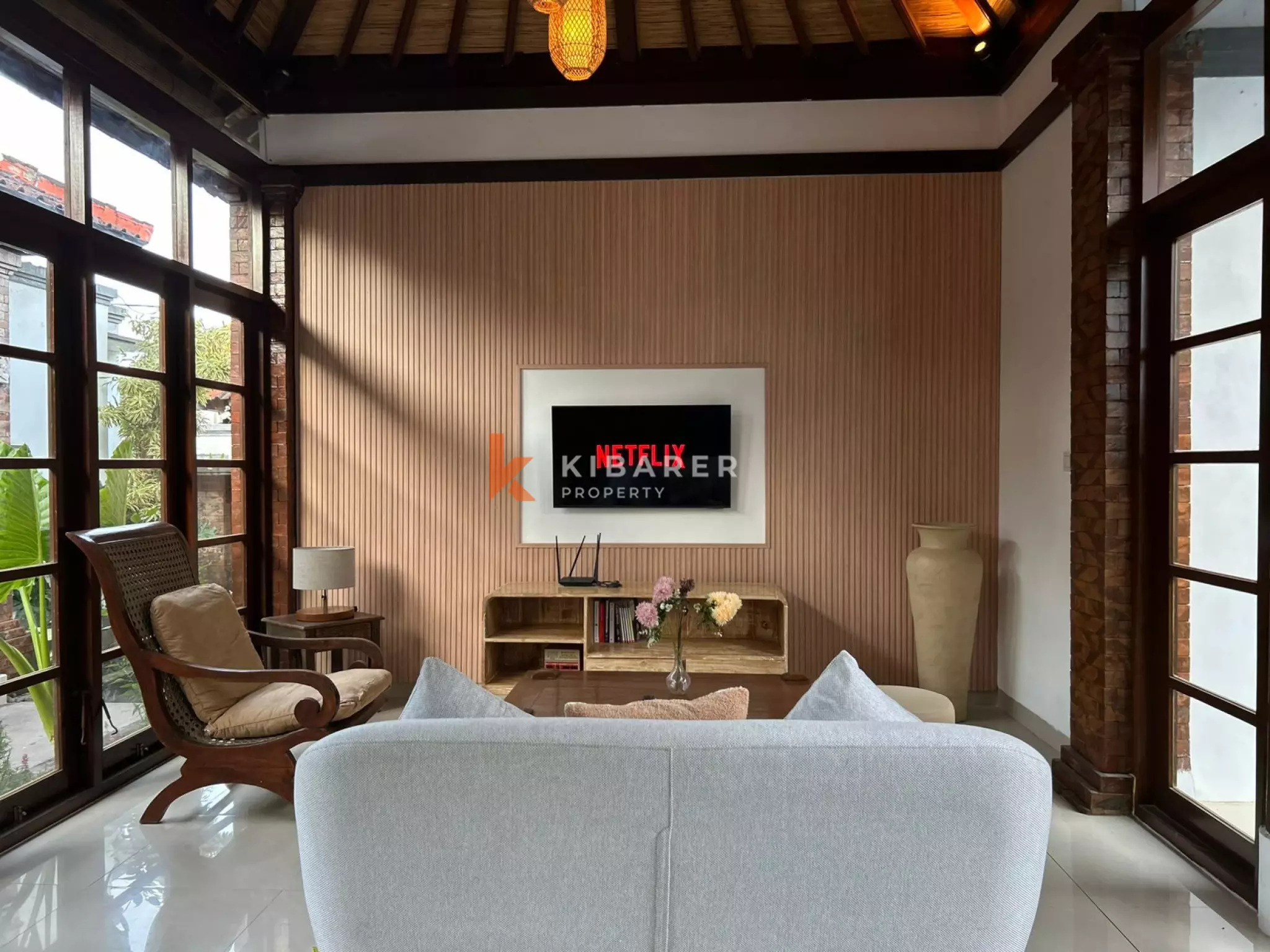 Villa confortable de trois chambres avec séjour fermé et piscine privée à Canggu