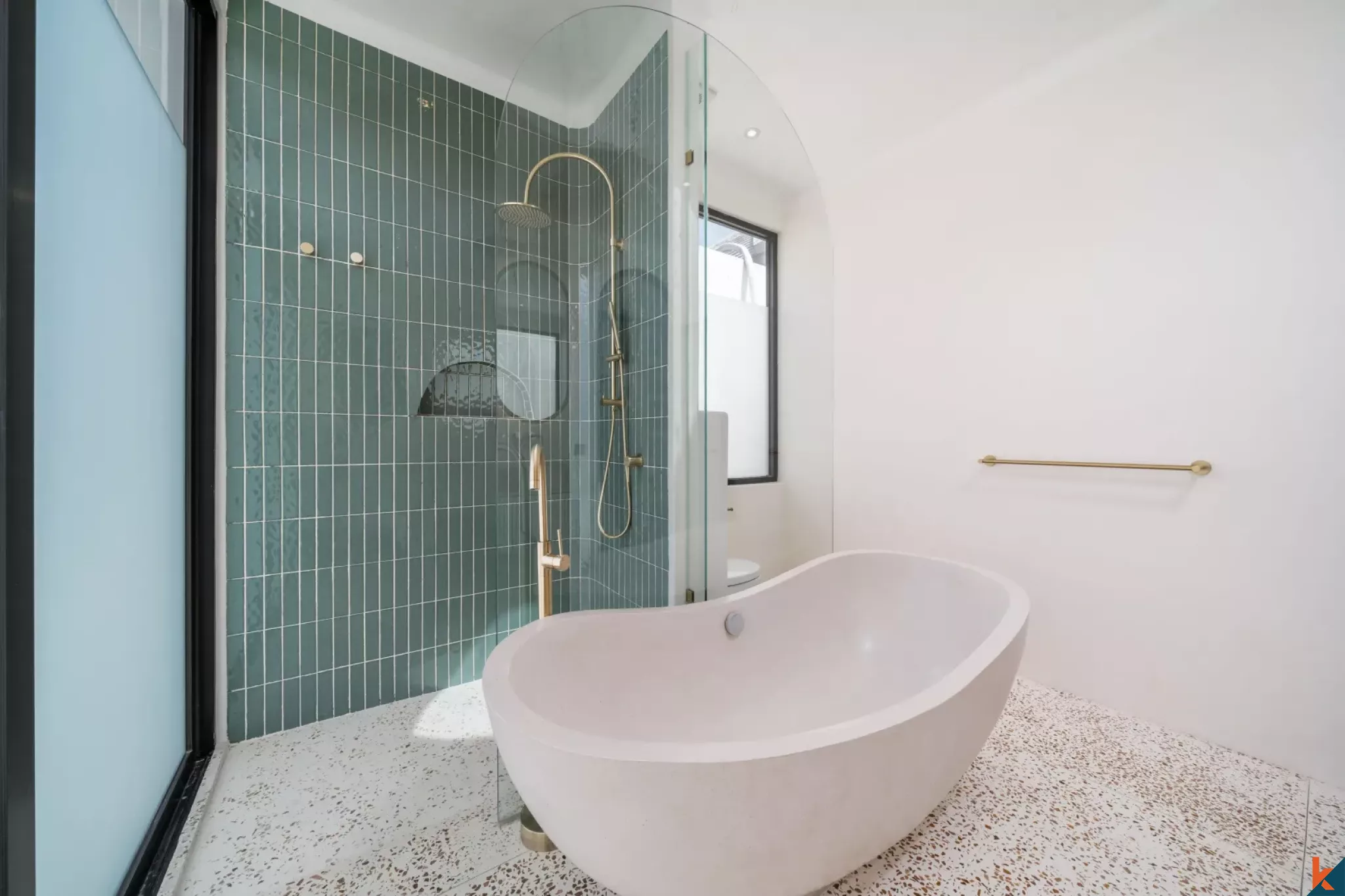 New High Quality Three Bedroom Leasehold Villa in Tibubeneng