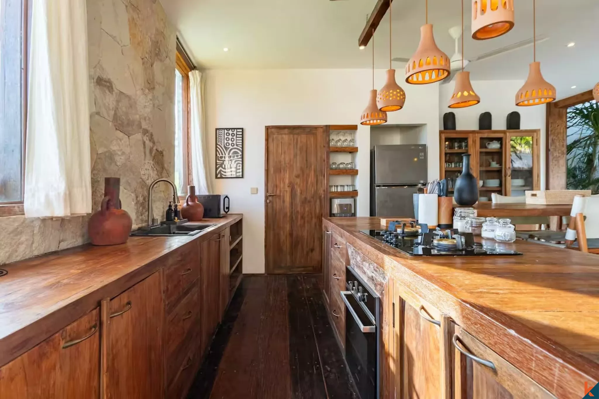 Designer 5-Bedroom Villa with Rice Field Views in Umalas