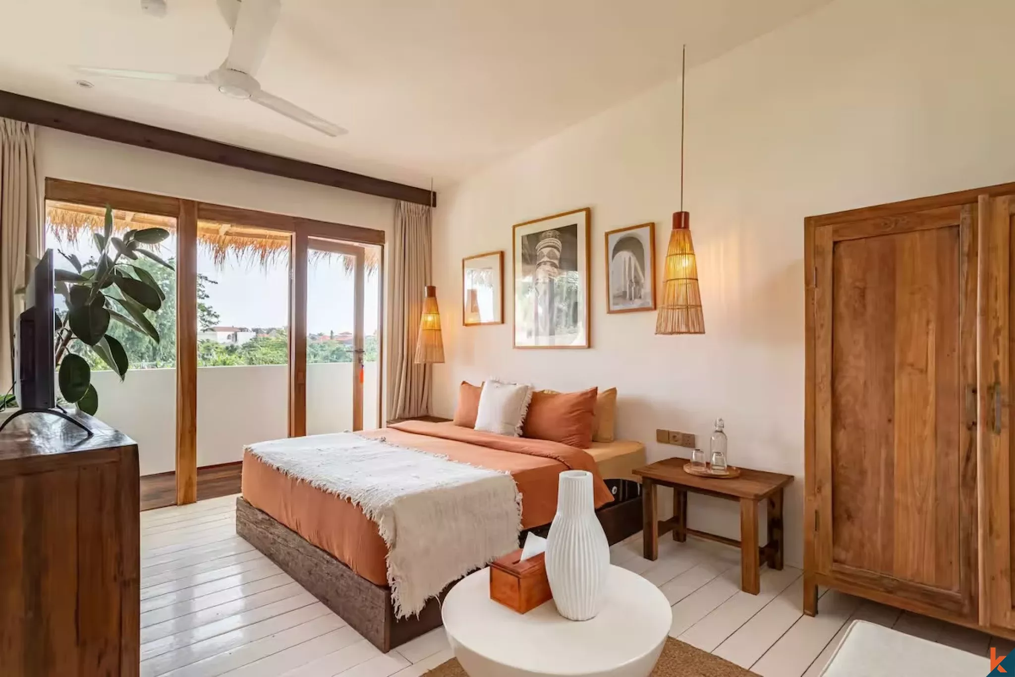 Designer 5-Bedroom Villa with Rice Field Views in Umalas