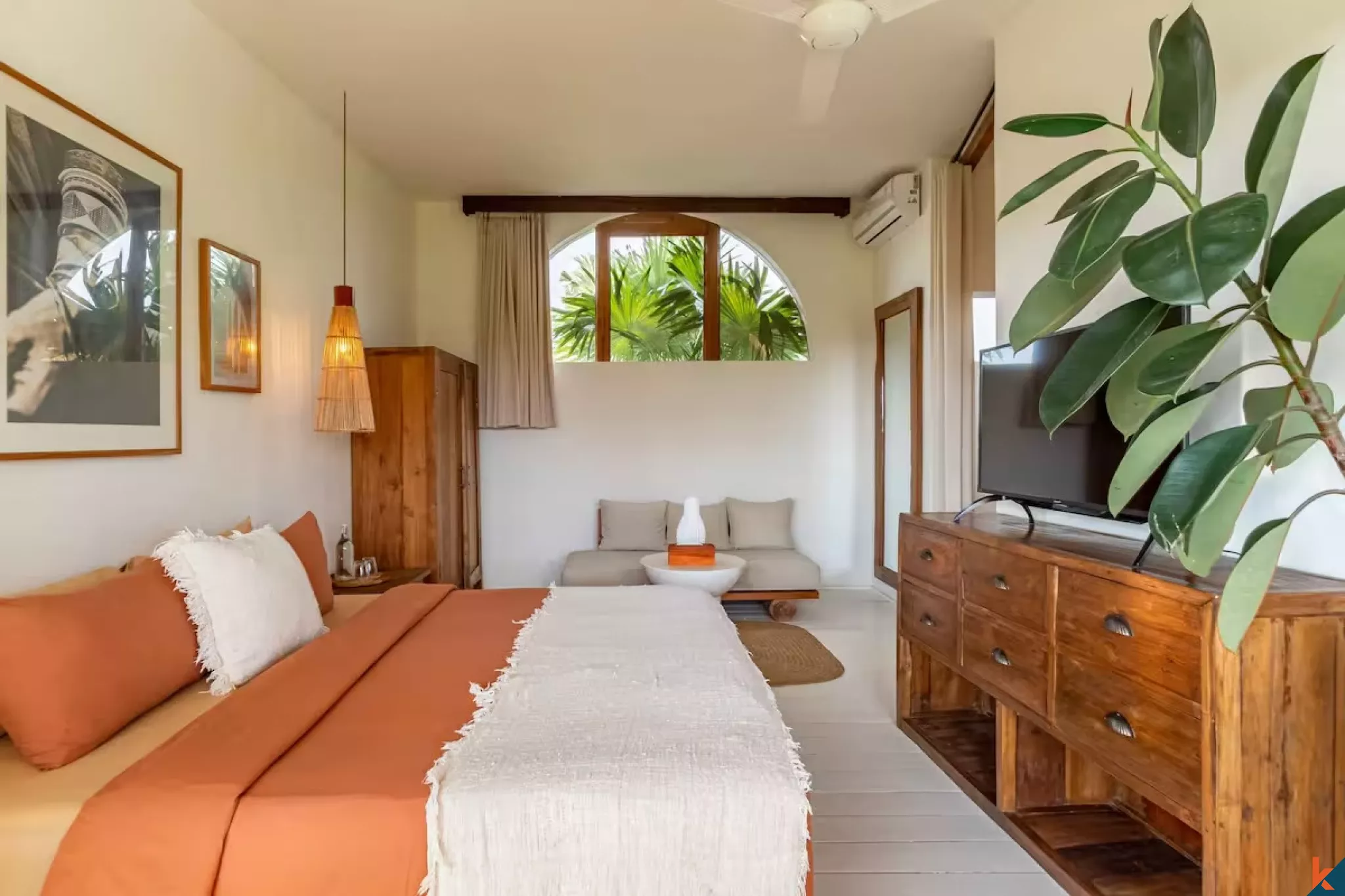 Designer 5-Bedroom Villa with Rice Field Views in Umalas