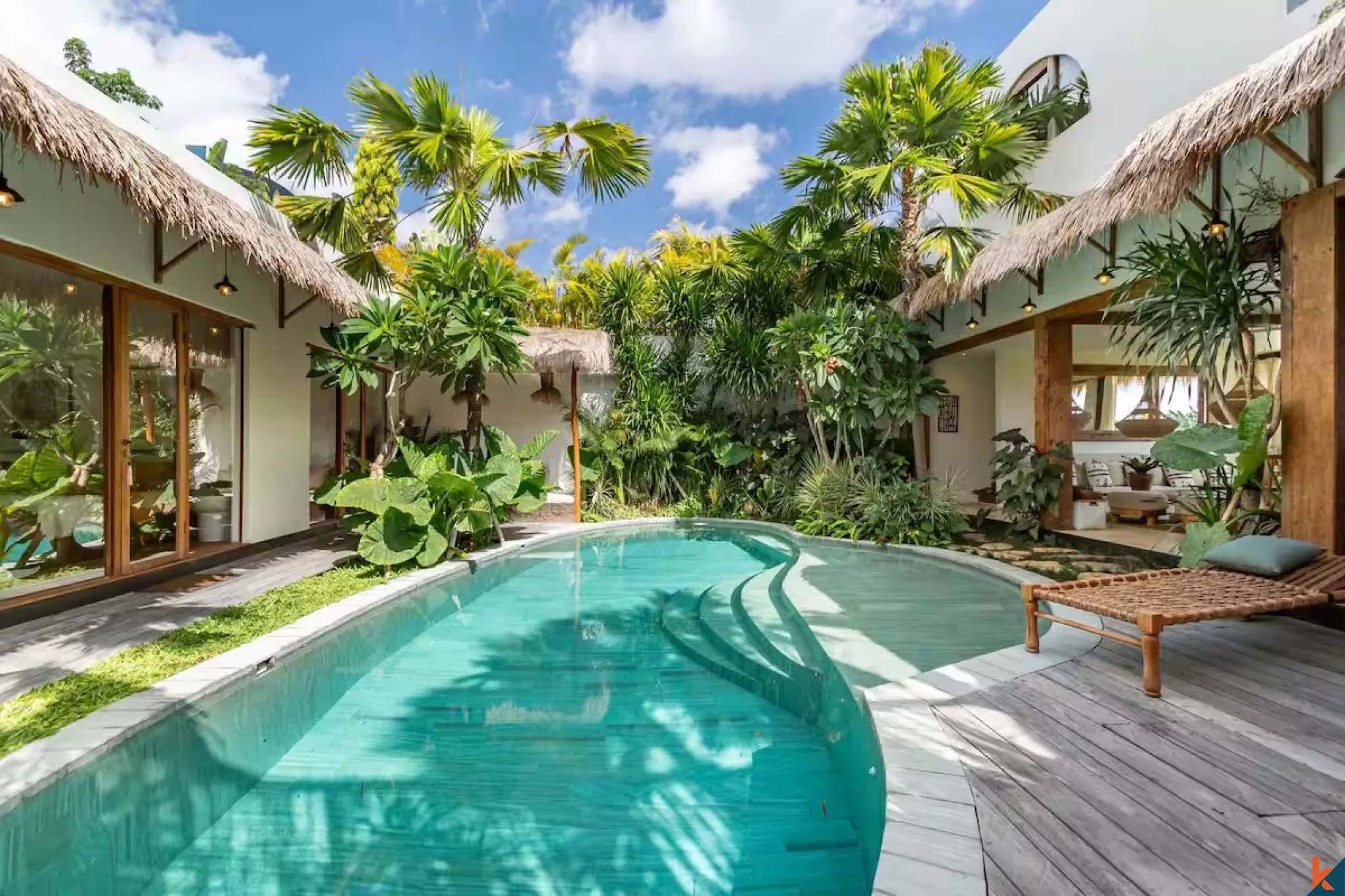 Designer 5-Bedroom Villa with Rice Field Views in Umalas