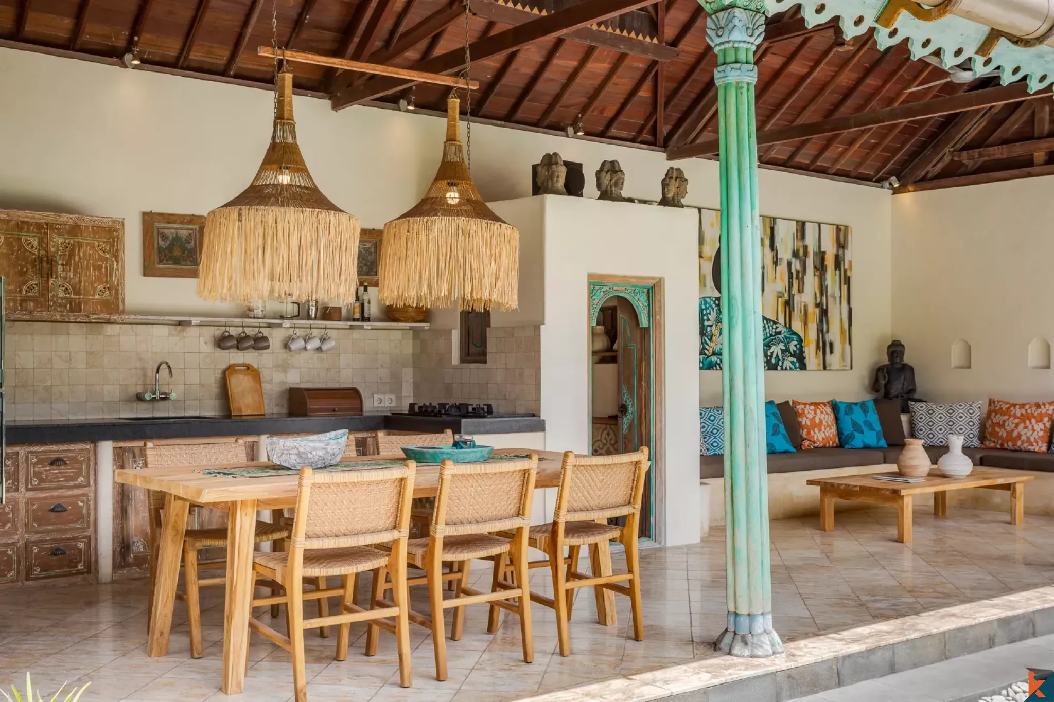 Charmante villa traditionnelle de trois chambres à coucher en location dans le quartier central de Drupadi