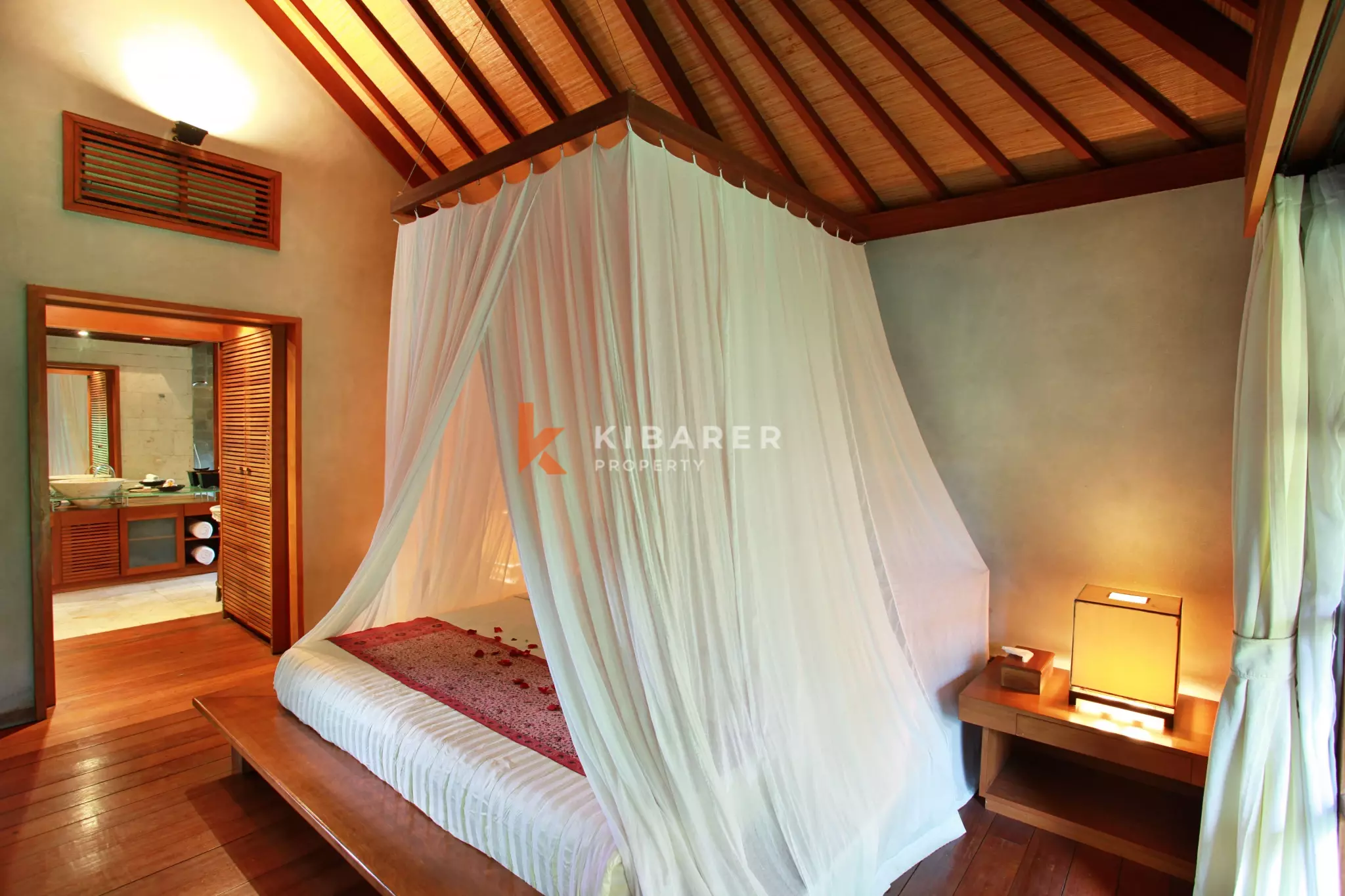 Vila Dua Kamar Tidur yang Menakjubkan dengan taman di Umalas