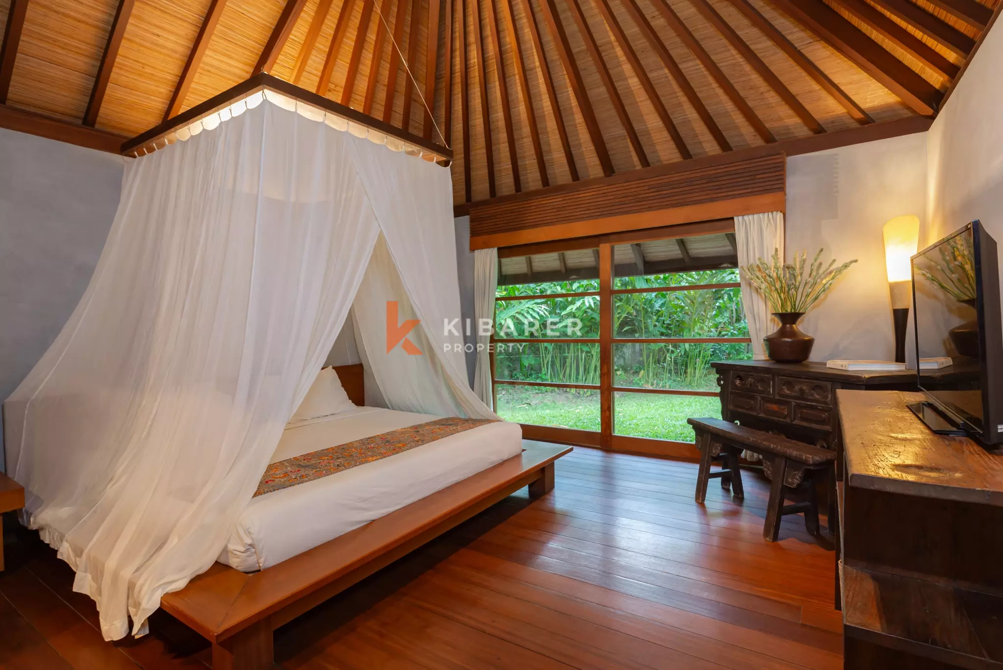 Vila Dua Kamar Tidur yang Menakjubkan dengan taman di Umalas