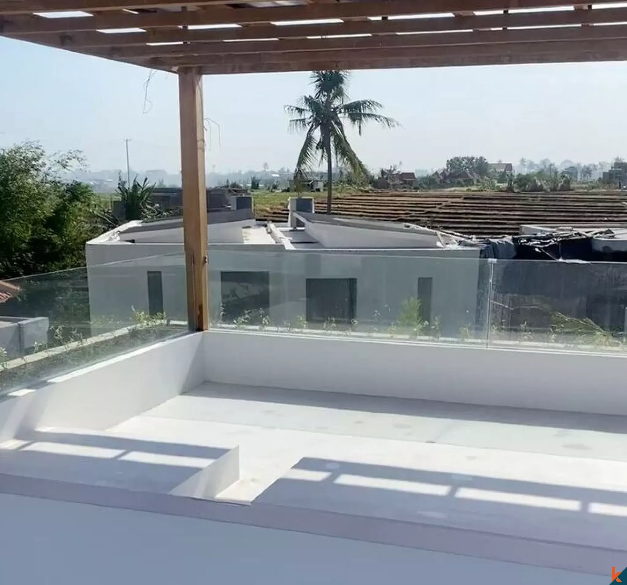 Spacious Luxury Three Bedroom Villa with Tropical Ambience in Pererenan