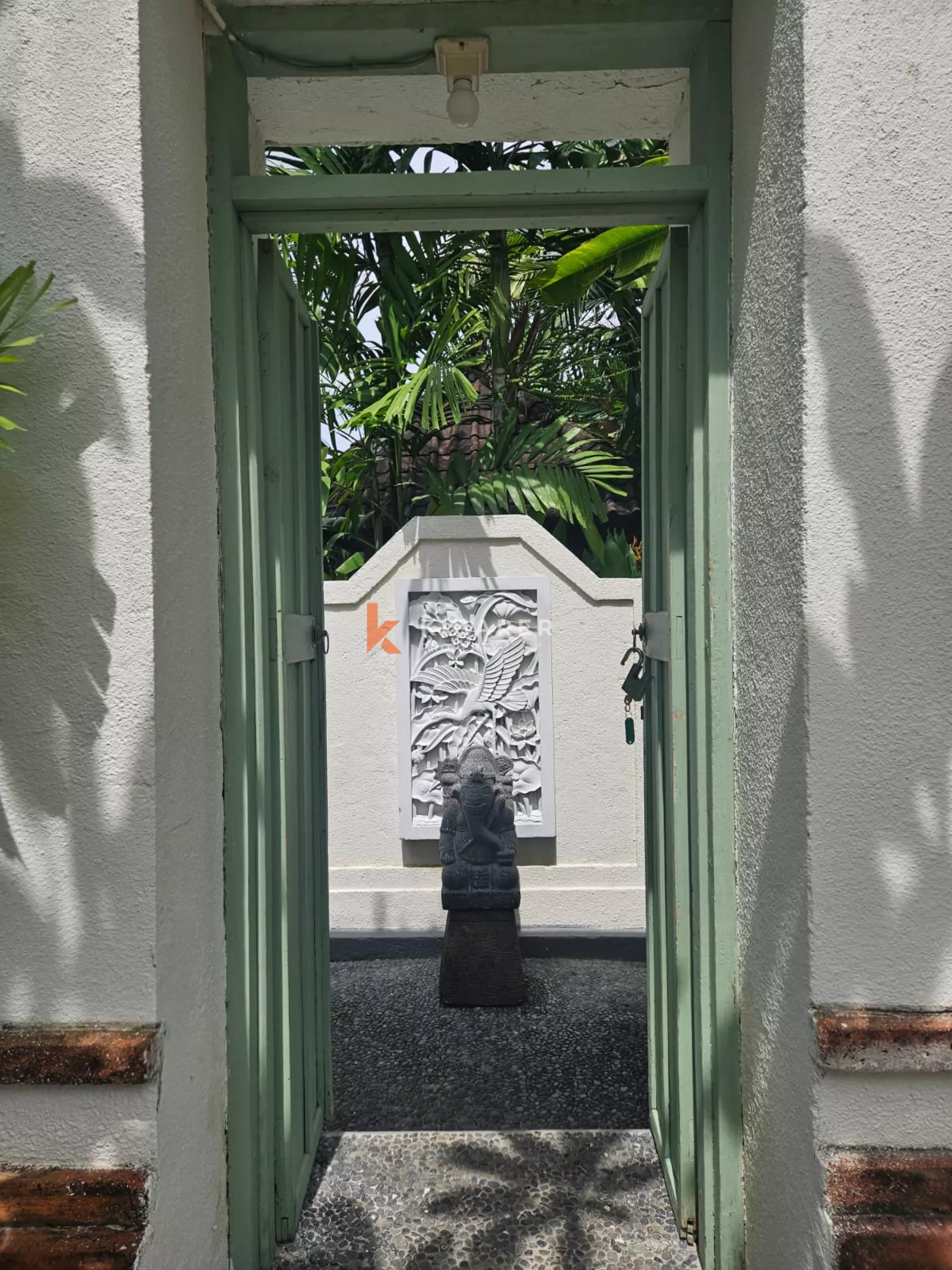 Tropical Four Bedroom Haven in Berawa’s Most Desired Area