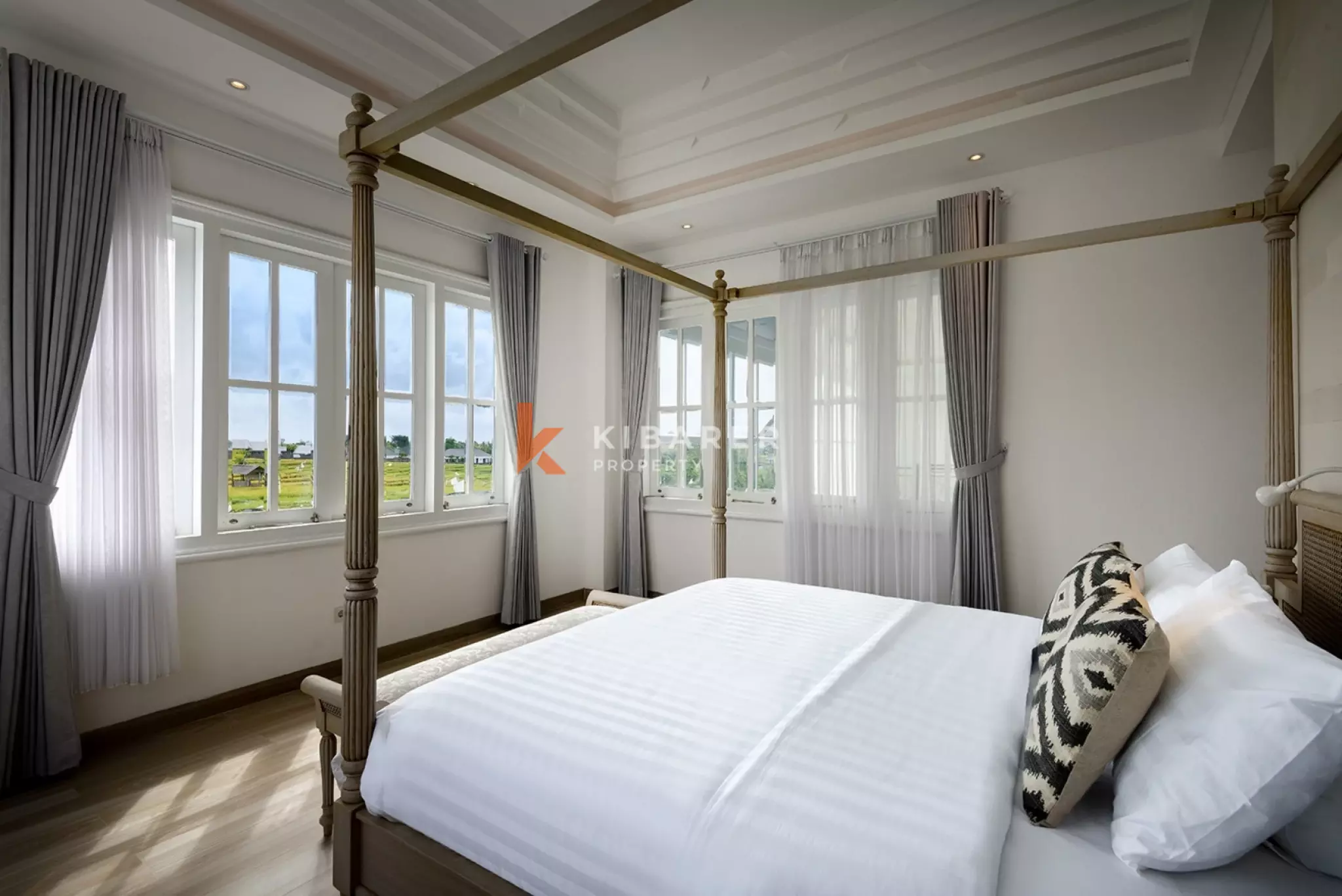 Vila Kolonial Empat Kamar Tidur yang Elegan di Jantung Berawa