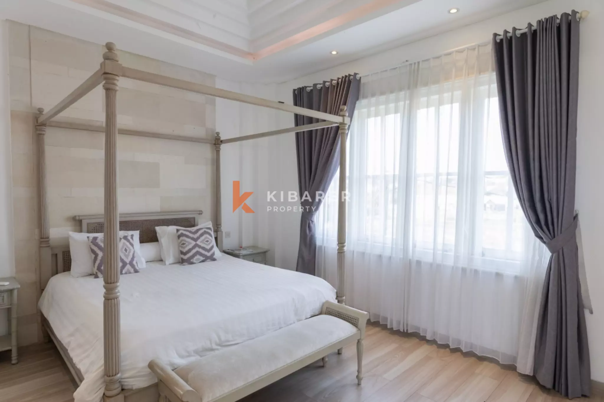 Vila Kolonial Empat Kamar Tidur yang Elegan di Jantung Berawa
