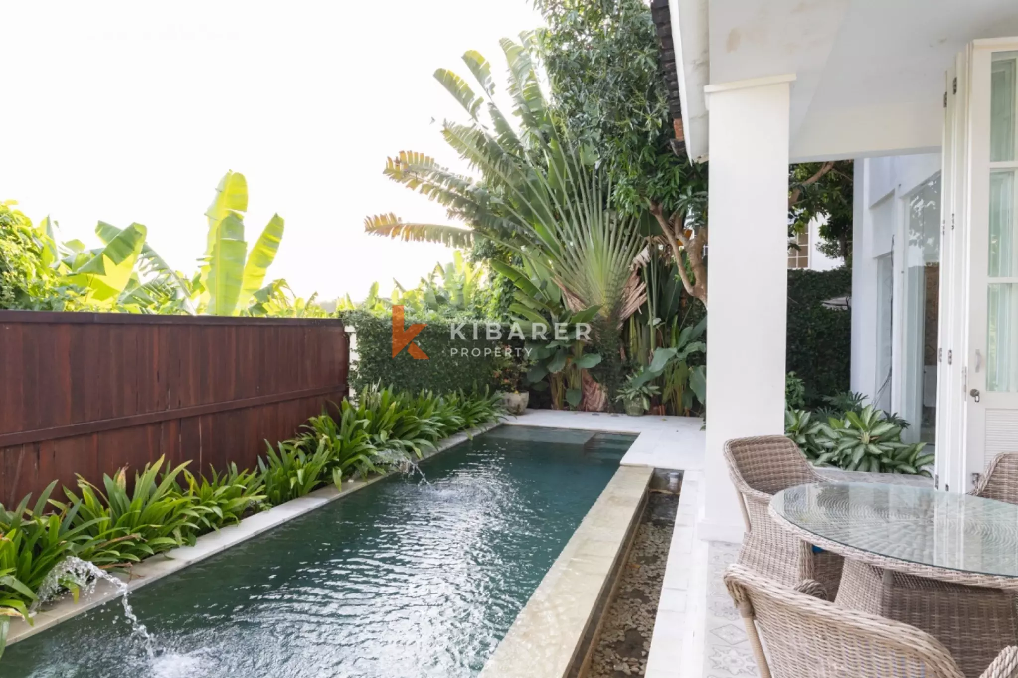 Vila Kolonial Empat Kamar Tidur yang Elegan di Jantung Berawa