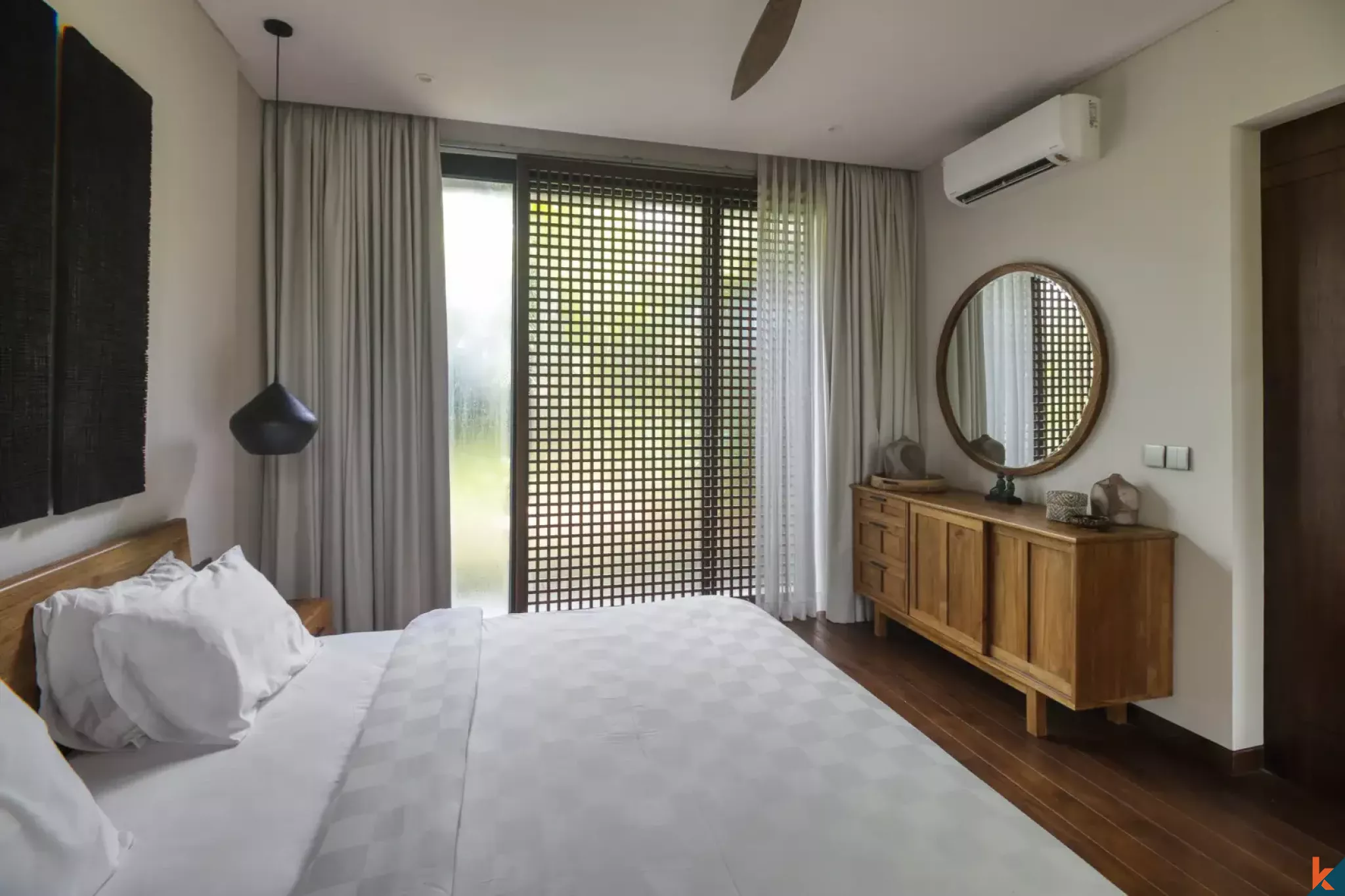 Gorgeous three bedroom leasehold property 300 meters from Lima Beach Pererenan