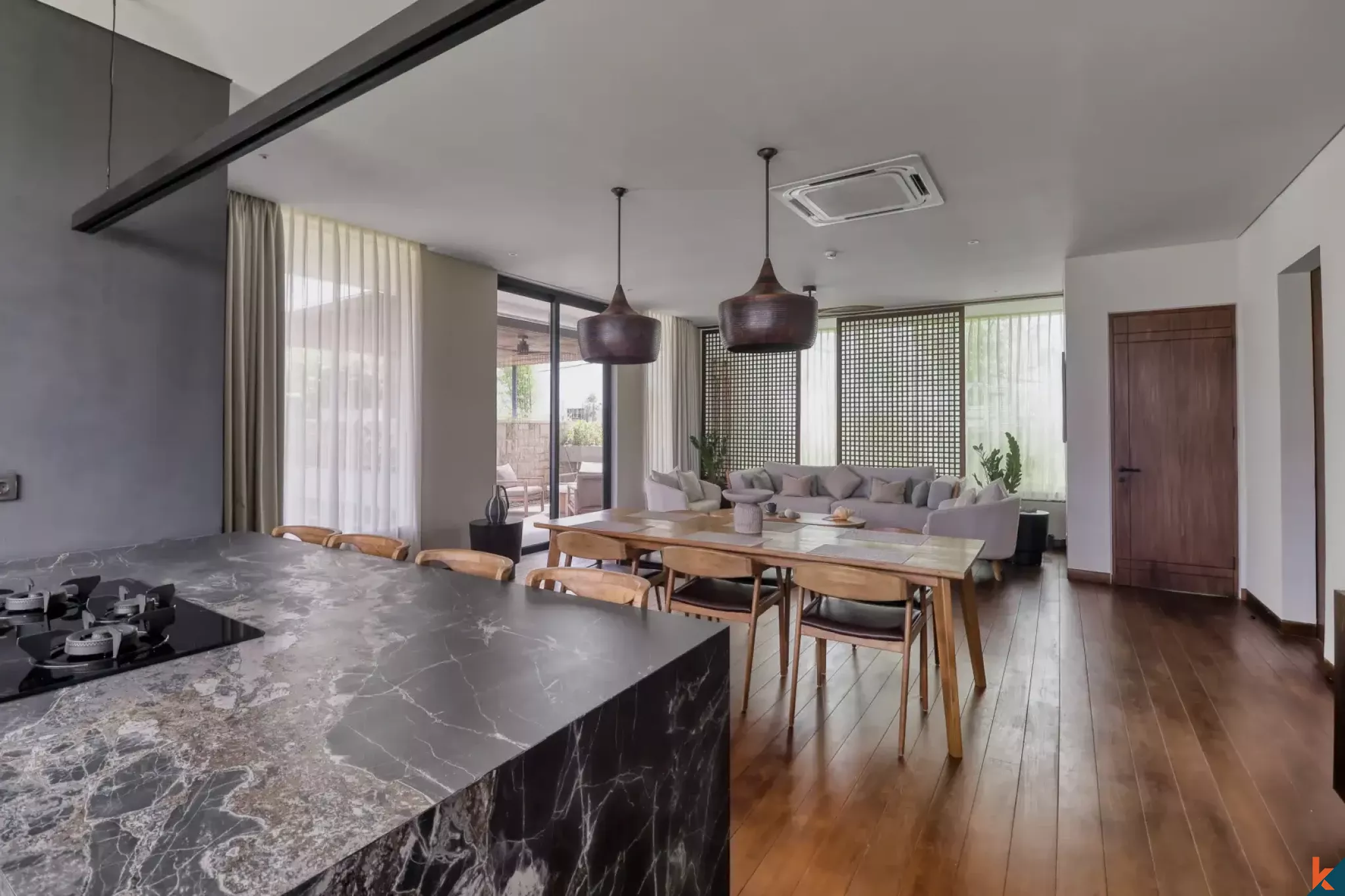 Gorgeous three bedroom leasehold property 300 meters from Lima Beach Pererenan