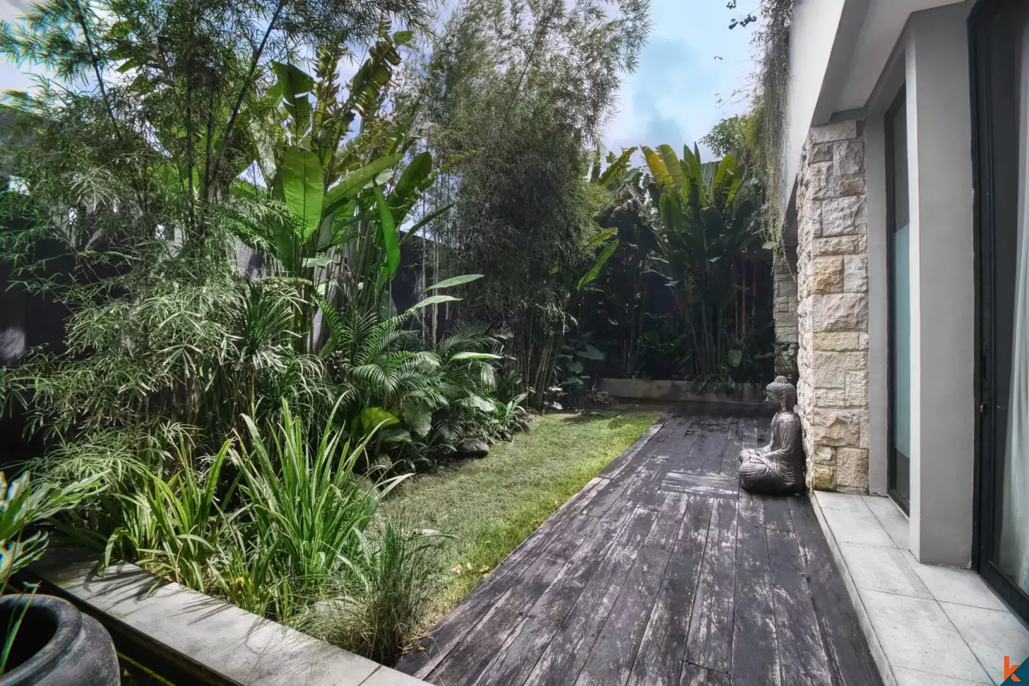 Gorgeous three bedroom leasehold property 300 meters from Lima Beach Pererenan