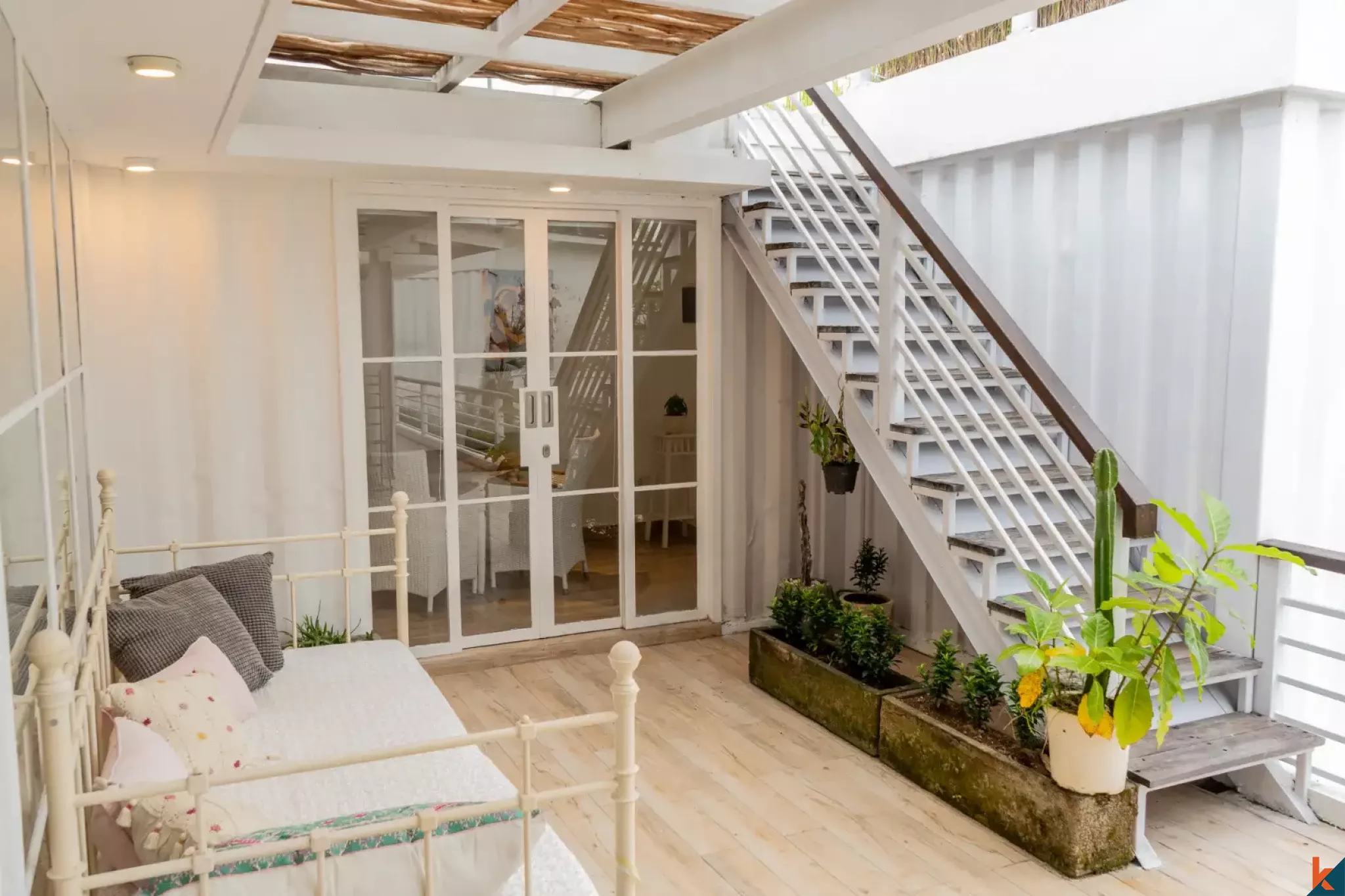 Charmante maison modulaire de quatre chambres en bail emphytéotique avec un fort potentiel à Pererenan
