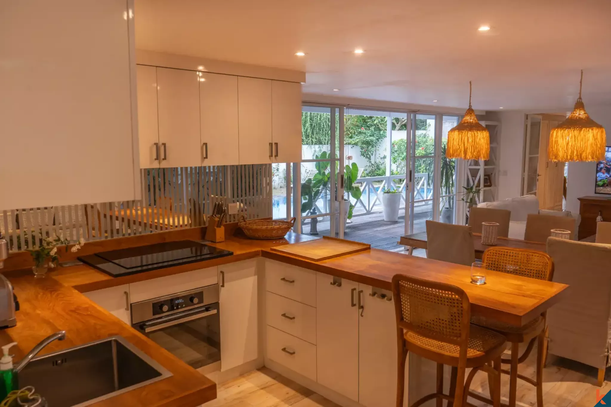 Charmante maison modulaire de quatre chambres en bail emphytéotique avec un fort potentiel à Pererenan