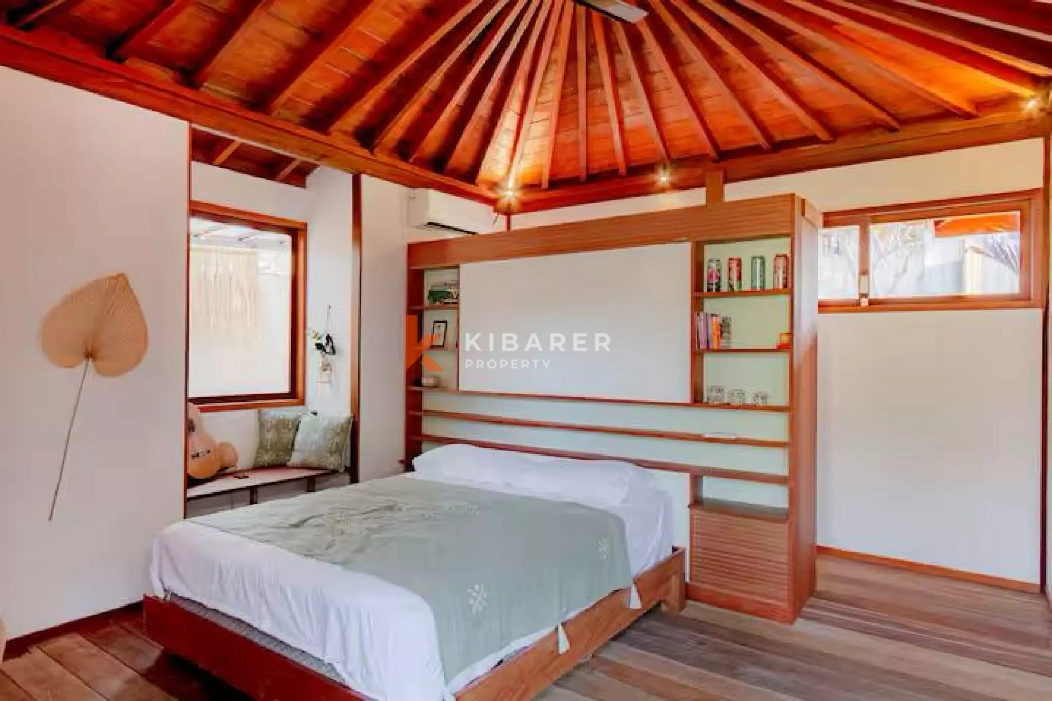 Collaboration Wood & Concrete Four-bedrooms Villa in Peaceful Tumbak Bayuh