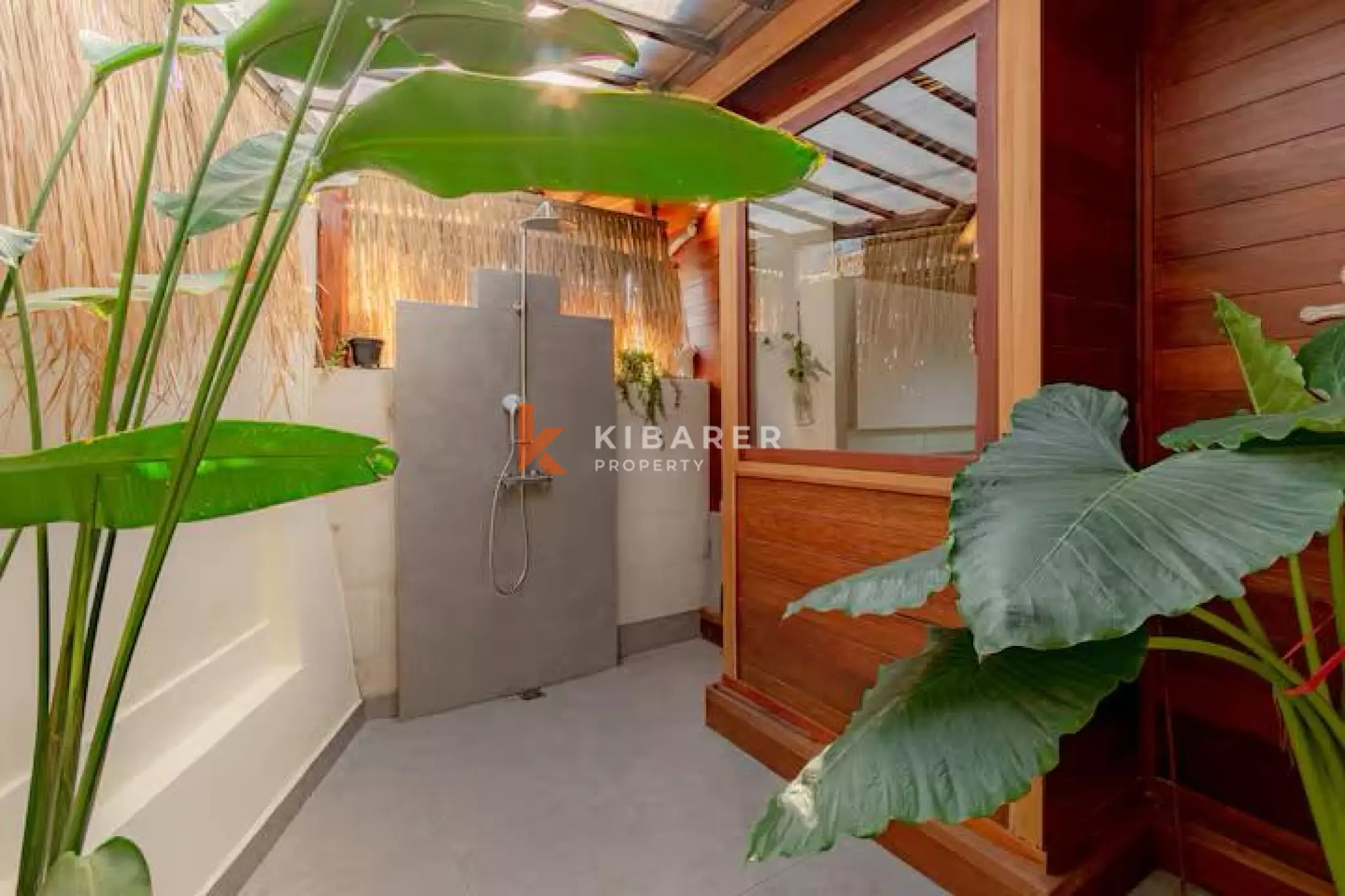 Collaboration Wood & Concrete Four-bedrooms Villa in Peaceful Tumbak Bayuh