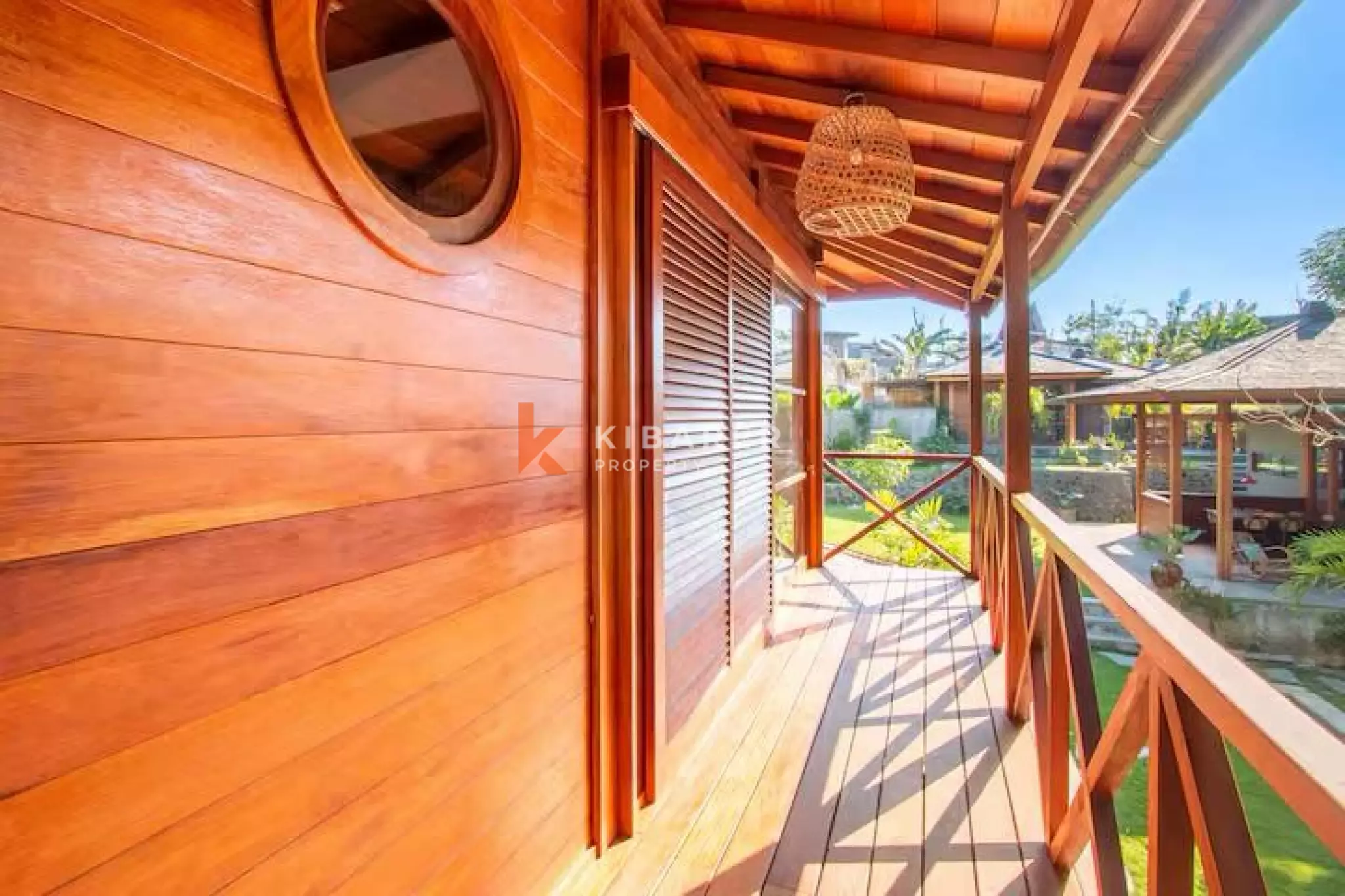 Collaboration Wood & Concrete Four-bedrooms Villa in Peaceful Tumbak Bayuh