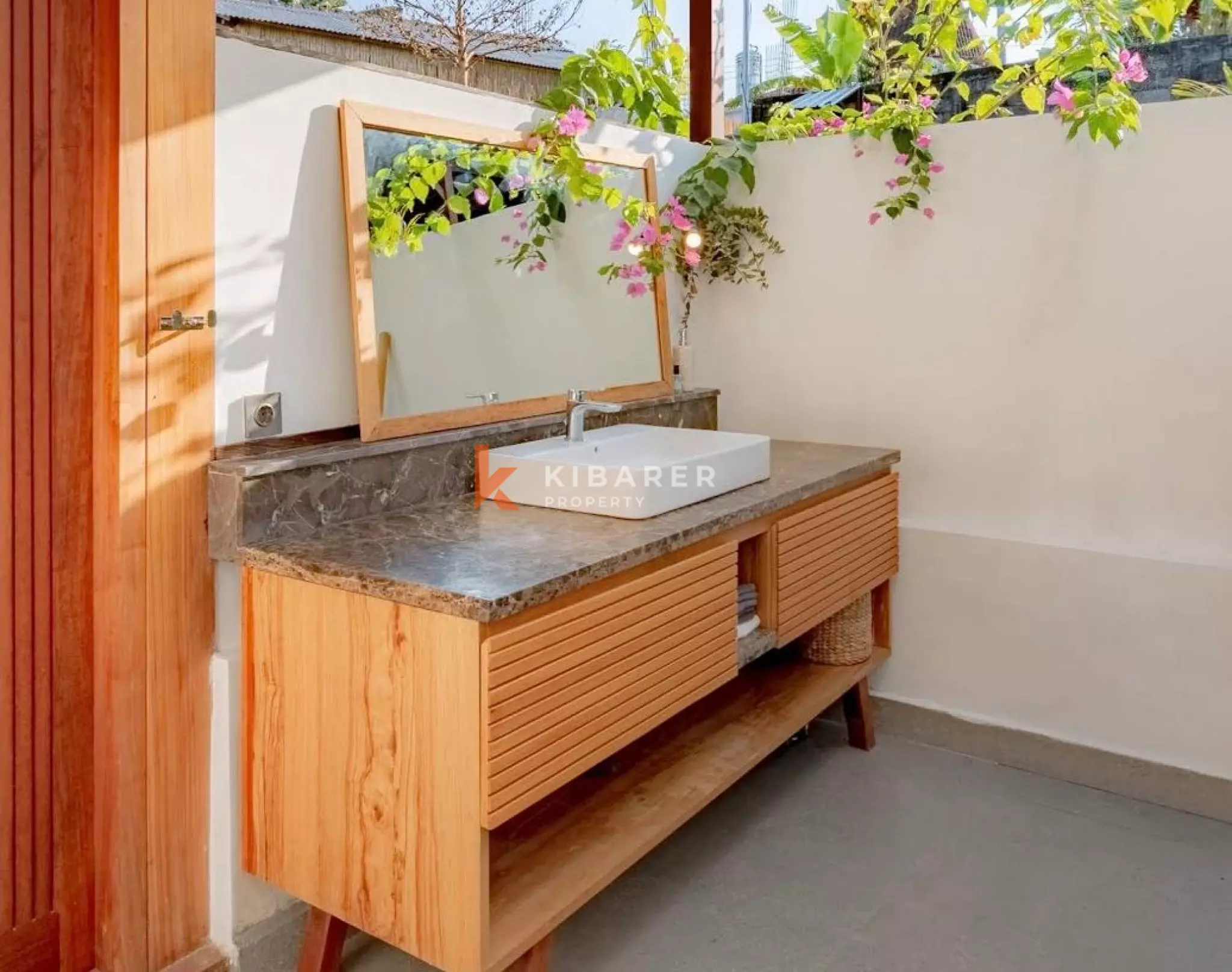 Collaboration Wood & Concrete Four-bedrooms Villa in Peaceful Tumbak Bayuh