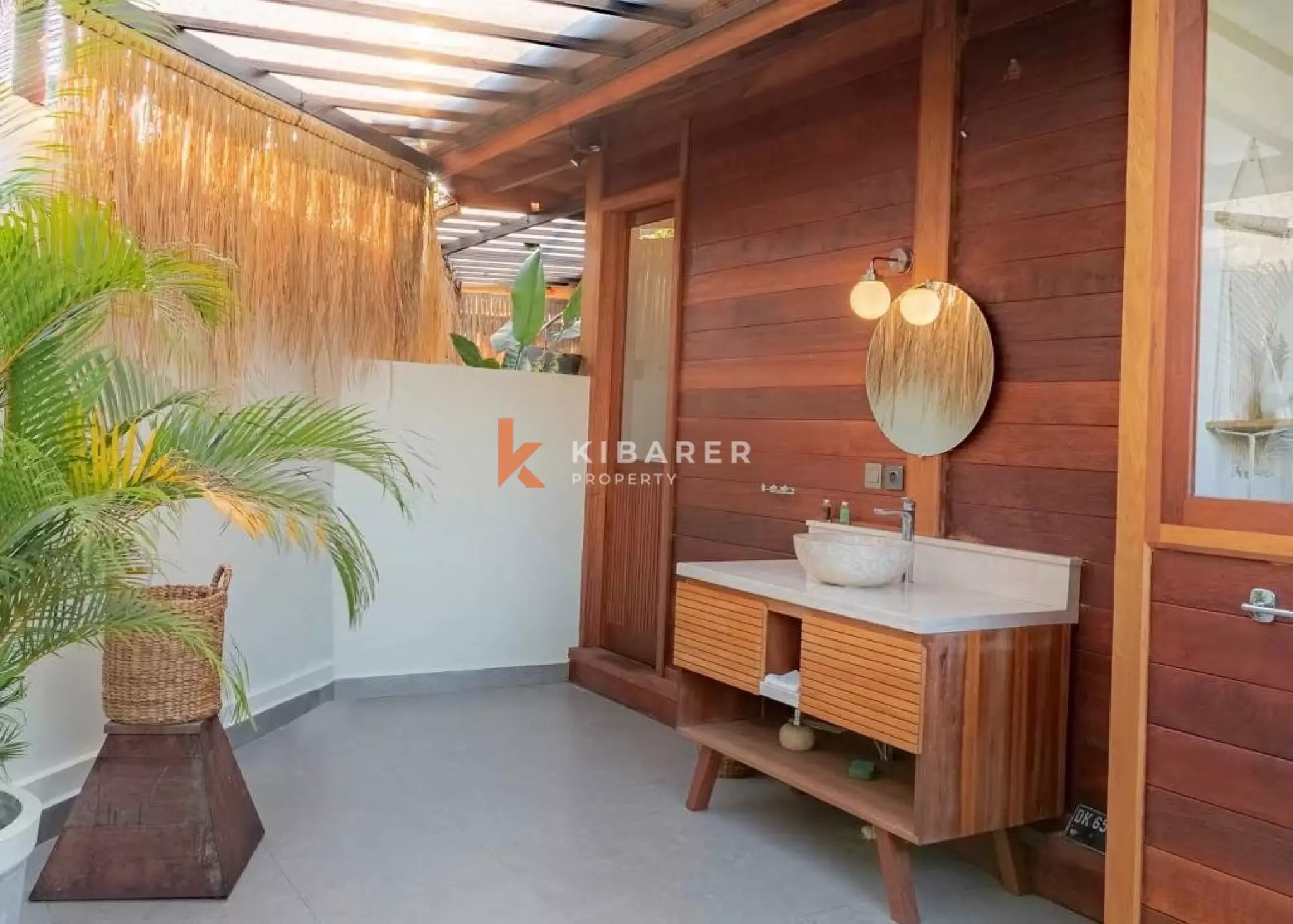 Collaboration Wood & Concrete Four-bedrooms Villa in Peaceful Tumbak Bayuh