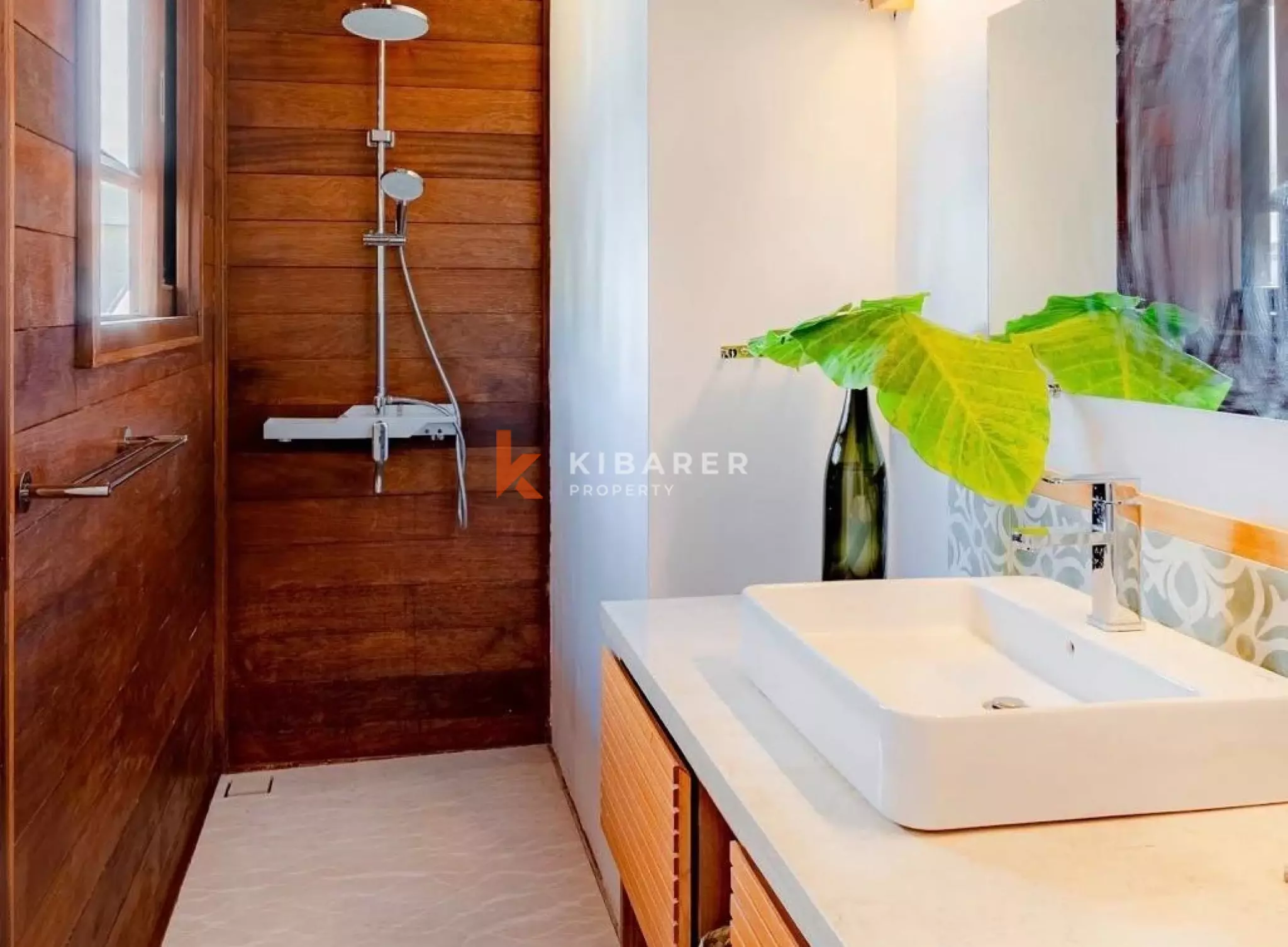 Collaboration Wood & Concrete Four-bedrooms Villa in Peaceful Tumbak Bayuh