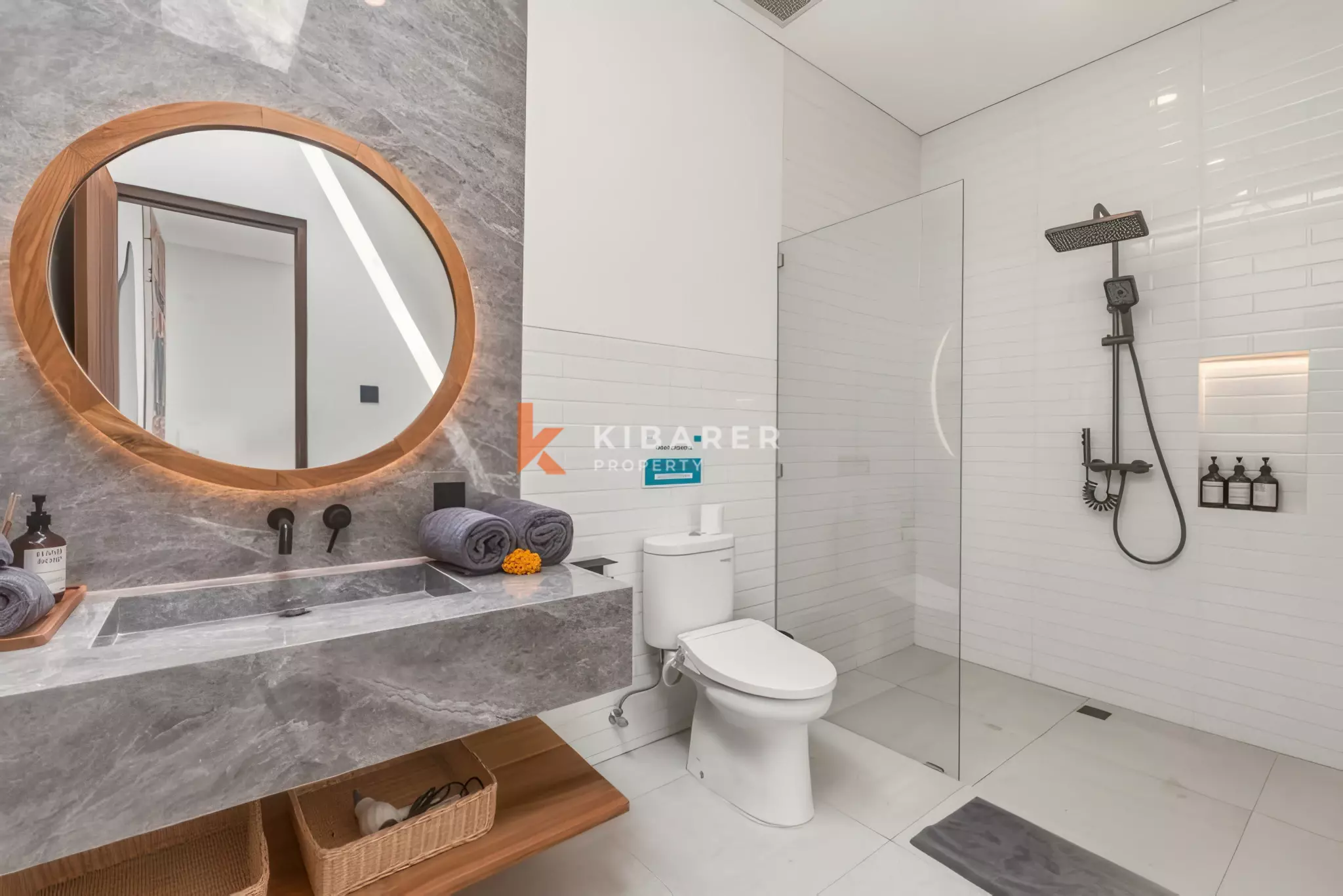 Complex Modern Three-Bedrooms Villa in Canggu