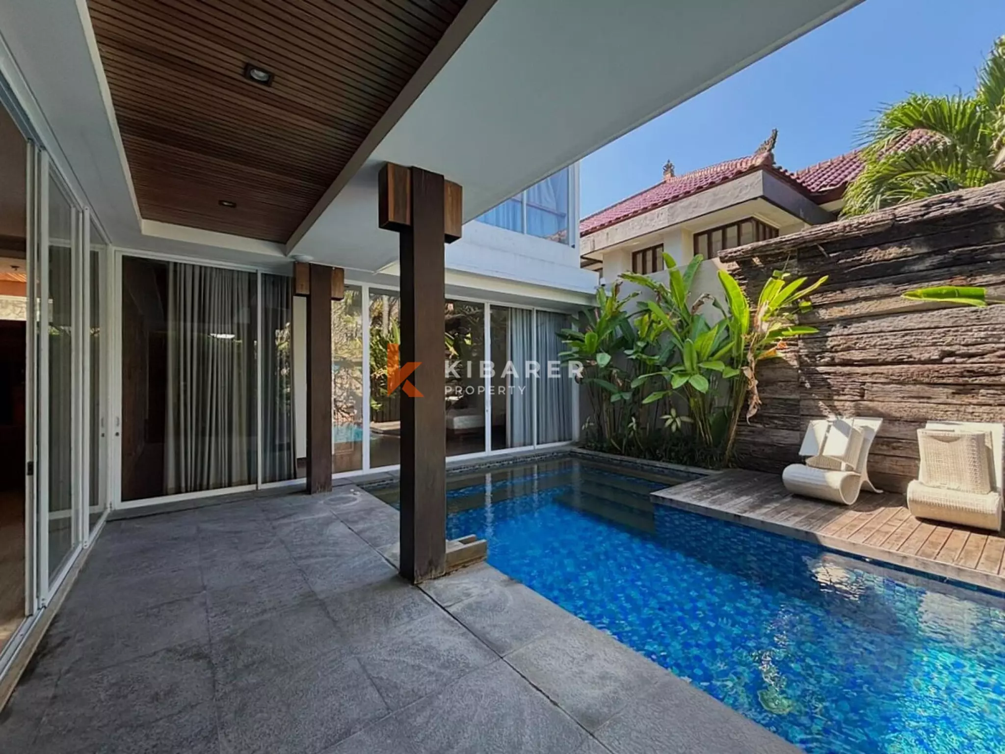 Villa Keluarga Indah dengan Tiga Kamar Tidur, Ruang Kantor & Kolam Renang Pribadi di Seminyak