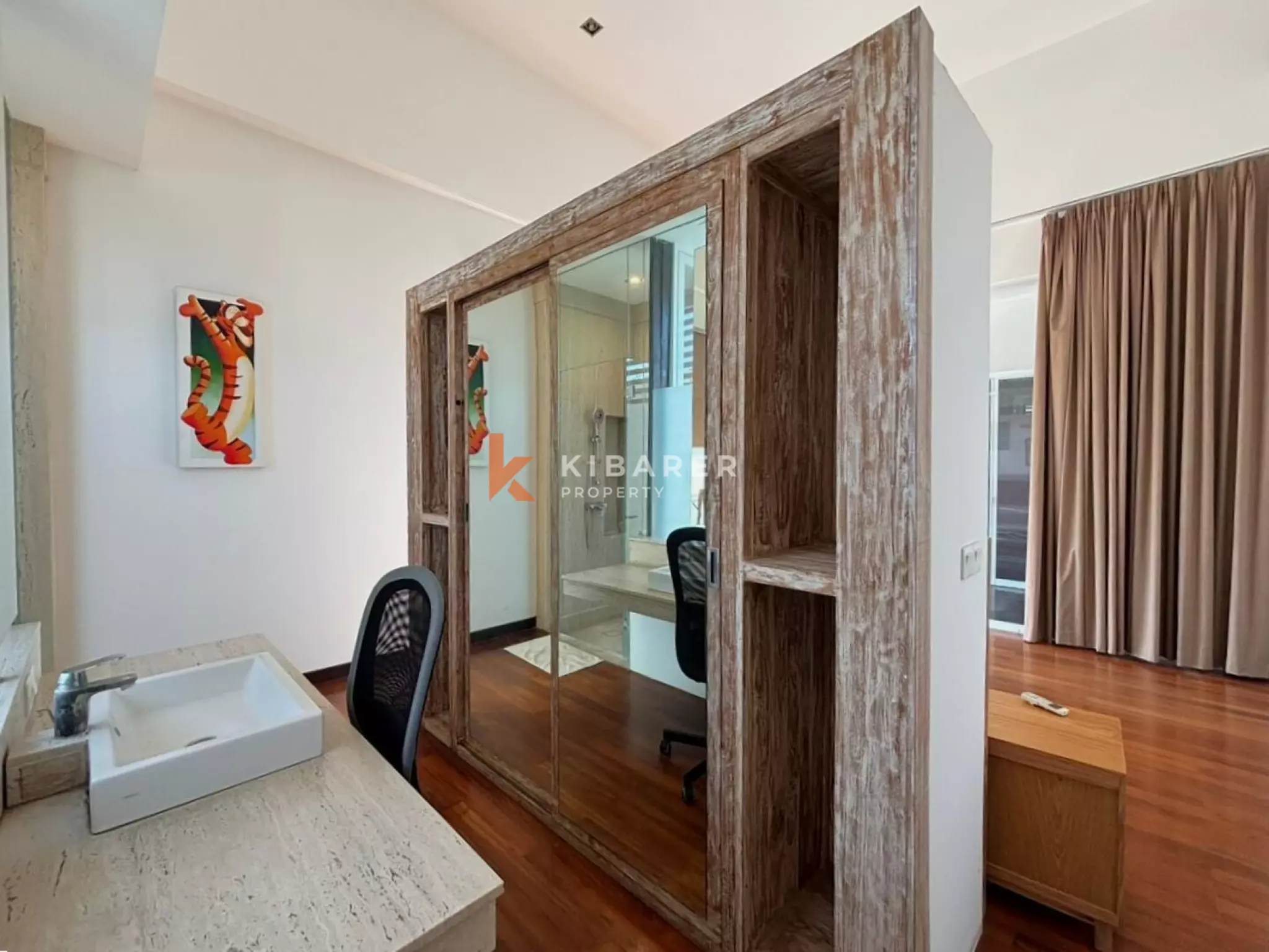 Villa Keluarga Indah dengan Tiga Kamar Tidur, Ruang Kantor & Kolam Renang Pribadi di Seminyak
