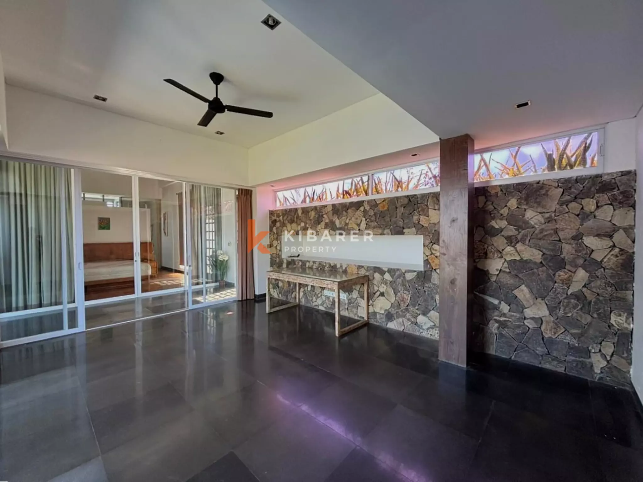 Villa Keluarga Indah dengan Tiga Kamar Tidur, Ruang Kantor & Kolam Renang Pribadi di Seminyak