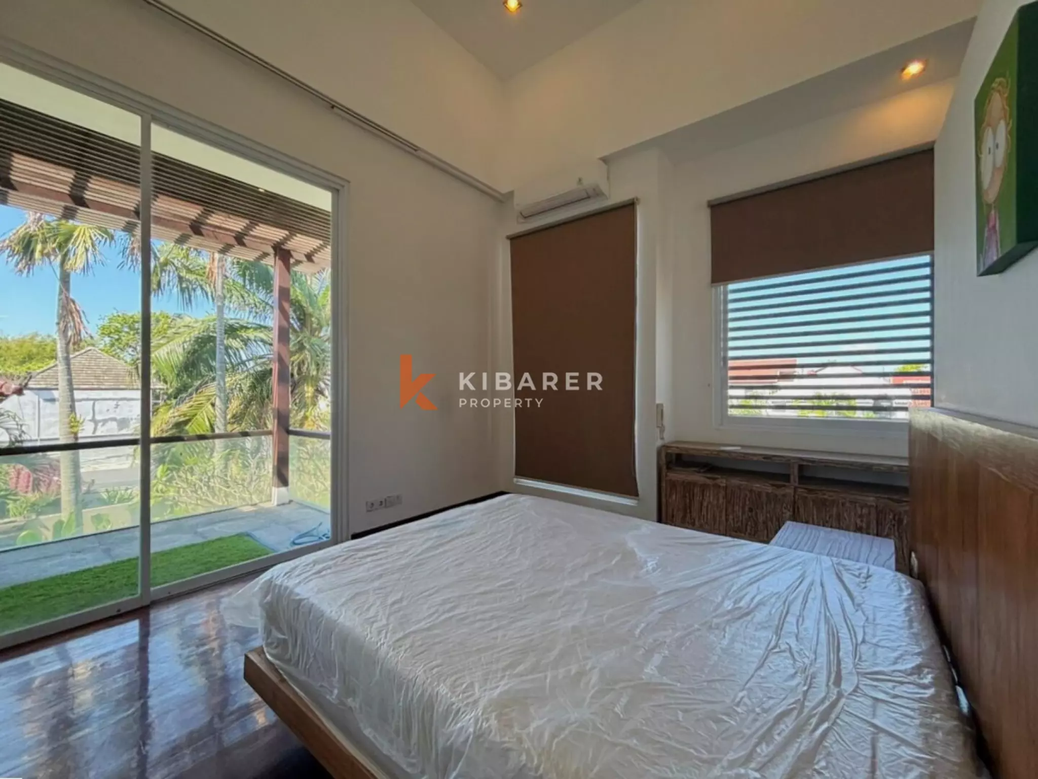 Villa Keluarga Indah dengan Tiga Kamar Tidur, Ruang Kantor & Kolam Renang Pribadi di Seminyak