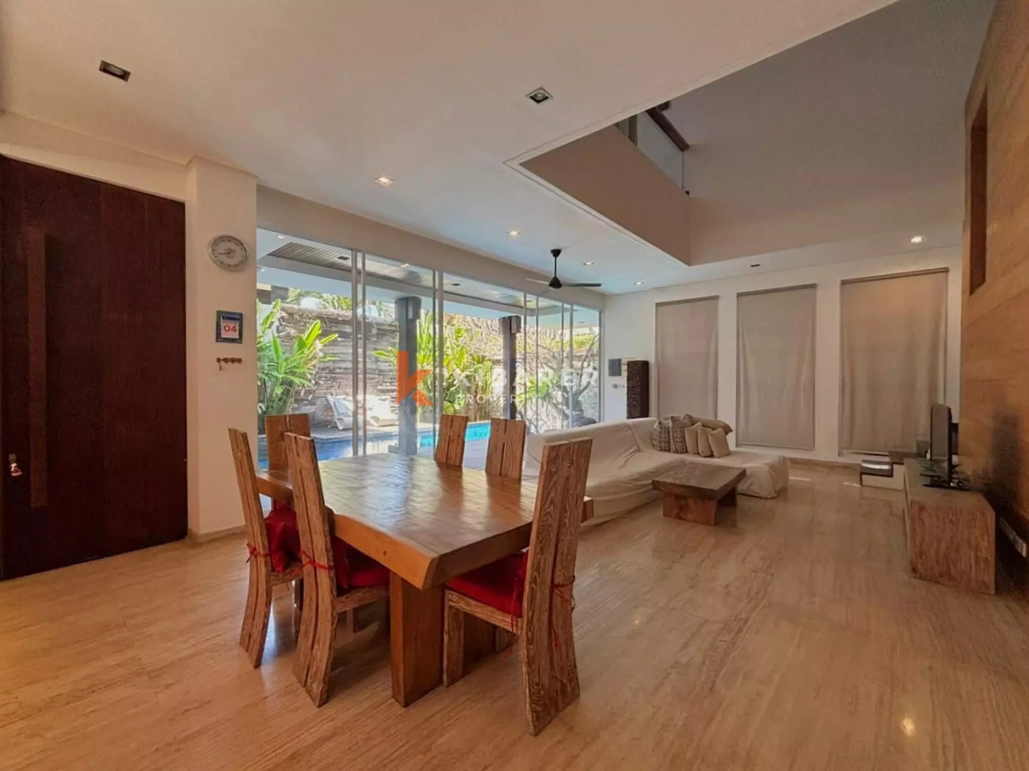 Villa Keluarga Indah dengan Tiga Kamar Tidur, Ruang Kantor & Kolam Renang Pribadi di Seminyak