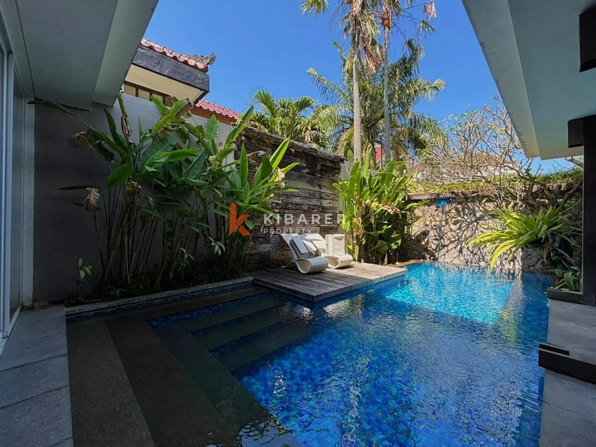 Villa Keluarga Indah dengan Tiga Kamar Tidur, Ruang Kantor & Kolam Renang Pribadi di Seminyak