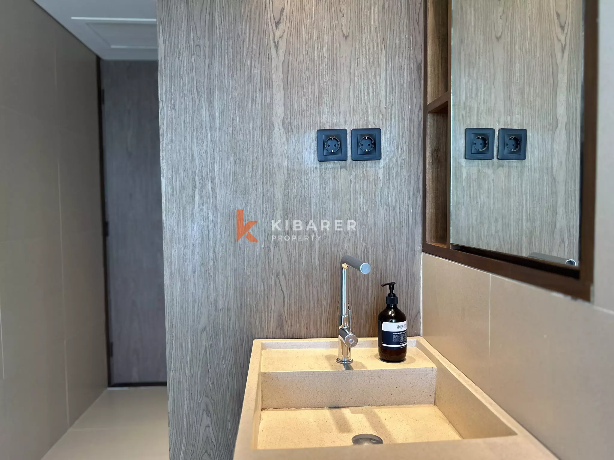 Vila Modern Elegan Satu Kamar Tidur dengan Pemandangan Indah di Ungasan