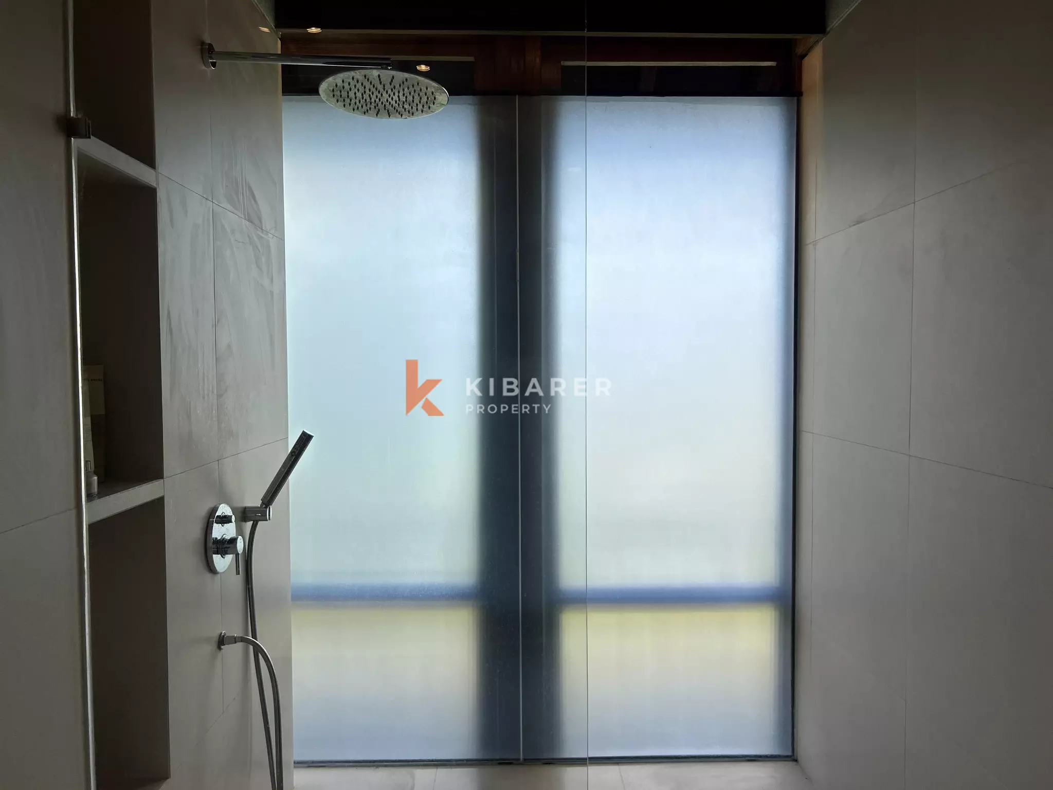 Vila Modern Elegan Satu Kamar Tidur dengan Pemandangan Indah di Ungasan