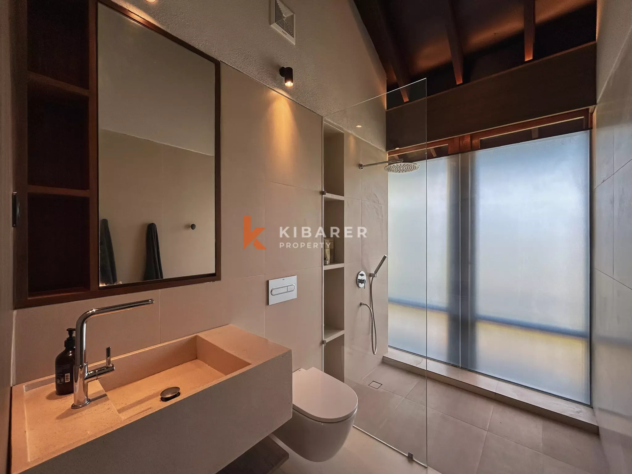 Vila Modern Elegan Satu Kamar Tidur dengan Pemandangan Indah di Ungasan