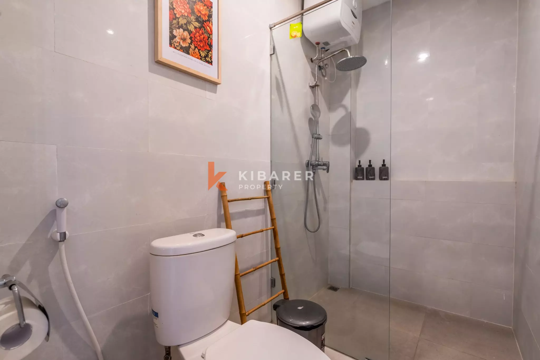 Boho-Chic Four-Bedrooms Enclosed Living Villa Steps from Echo Beach Canggu