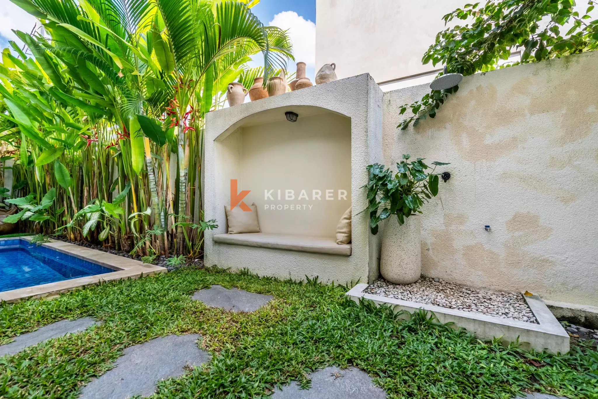 Boho-Chic Four-Bedrooms Enclosed Living Villa Steps from Echo Beach Canggu
