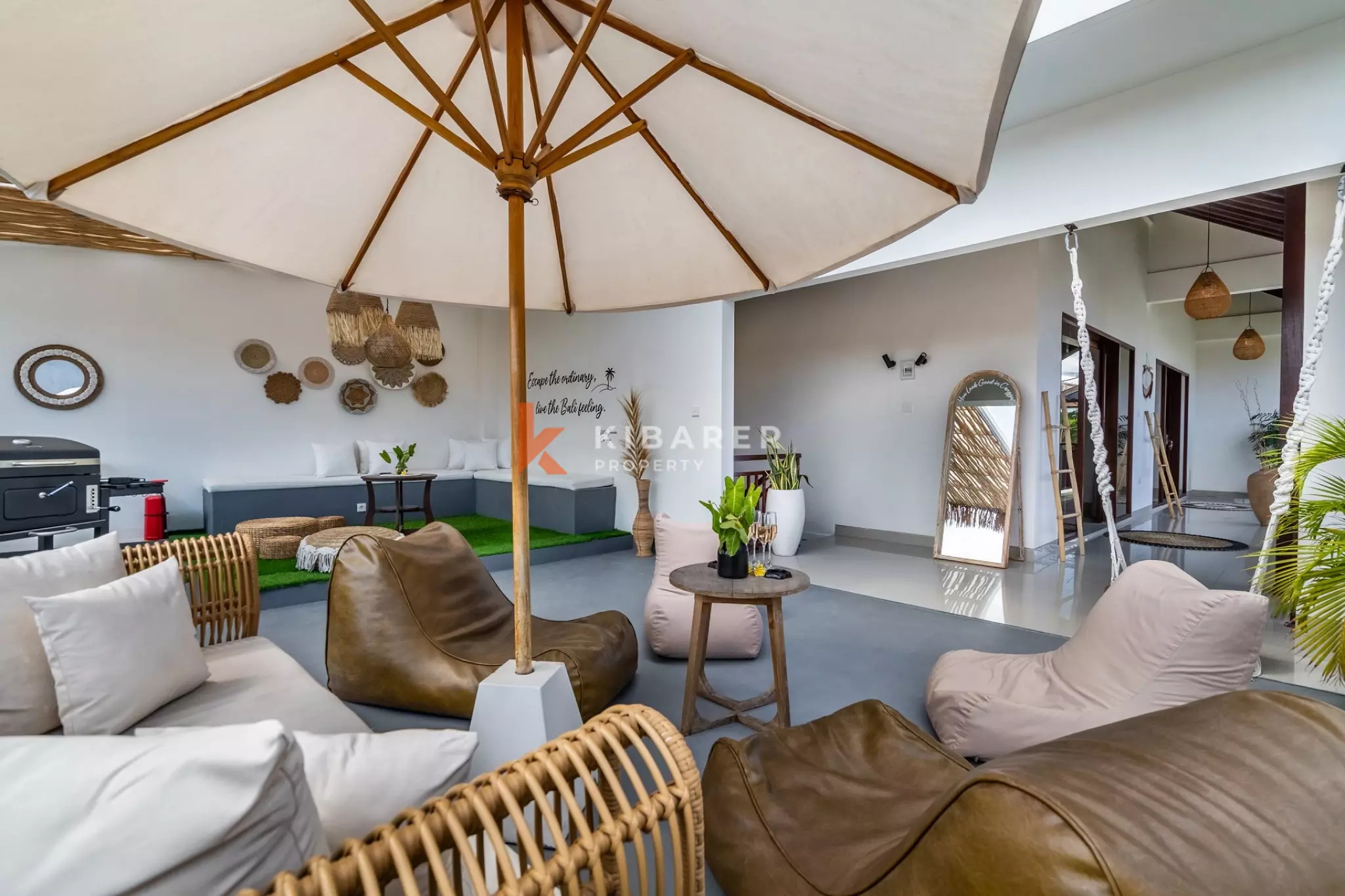 Boho-Chic Four-Bedrooms Enclosed Living Villa Steps from Echo Beach Canggu