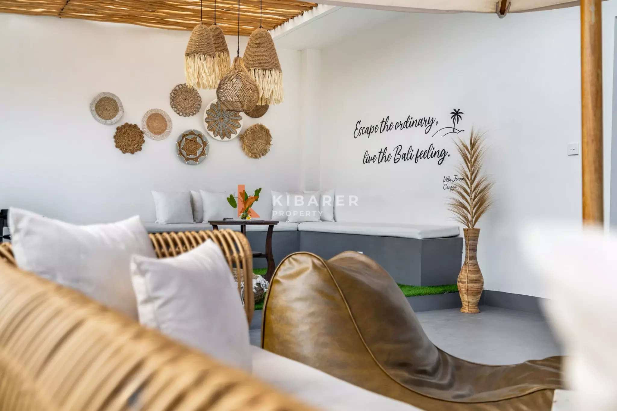 Boho-Chic Four-Bedrooms Enclosed Living Villa Steps from Echo Beach Canggu