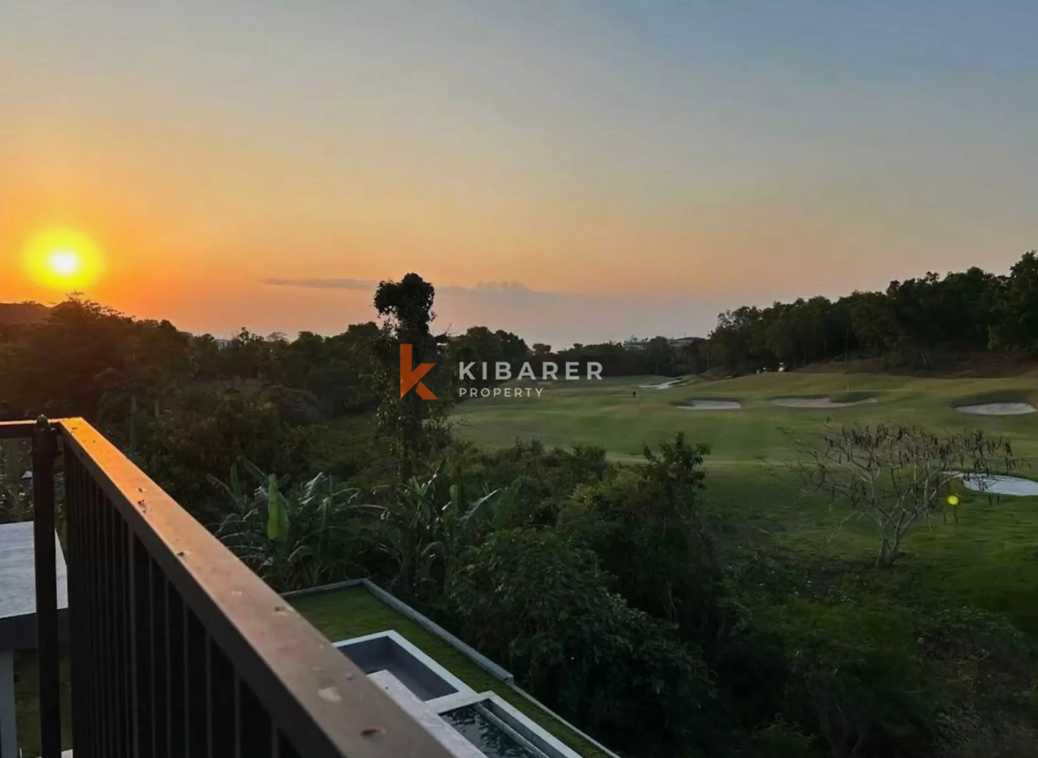 Vila Mewah Tujuh Kamar Tidur dengan Lift Pribadi, Rooftop, Pemandangan Lapangan Golf dan Laut di Pecatu