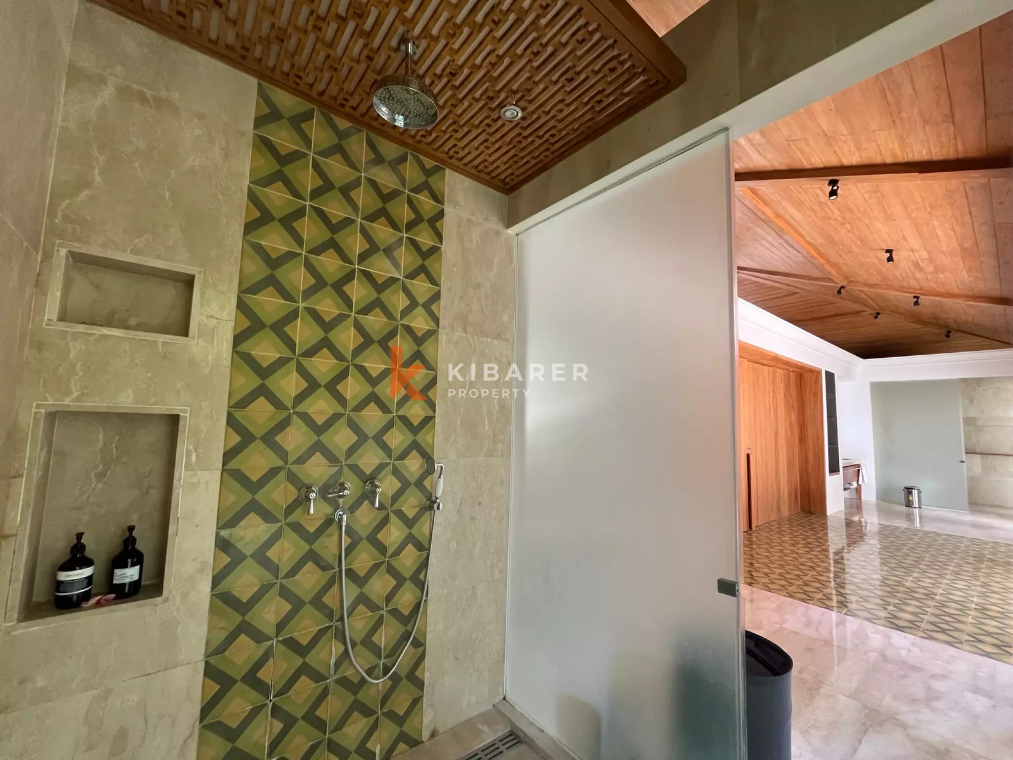 Luxury Three-Bedroom Sanctuary Estate in Kedungu Next to Mother Nature