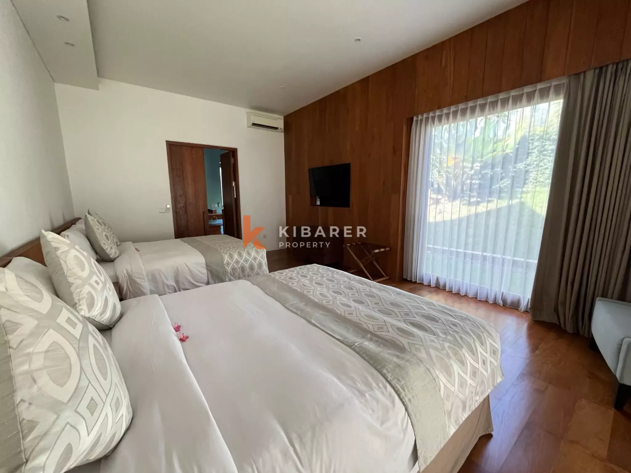 Luxury Three-Bedroom Sanctuary Estate in Kedungu Next to Mother Nature