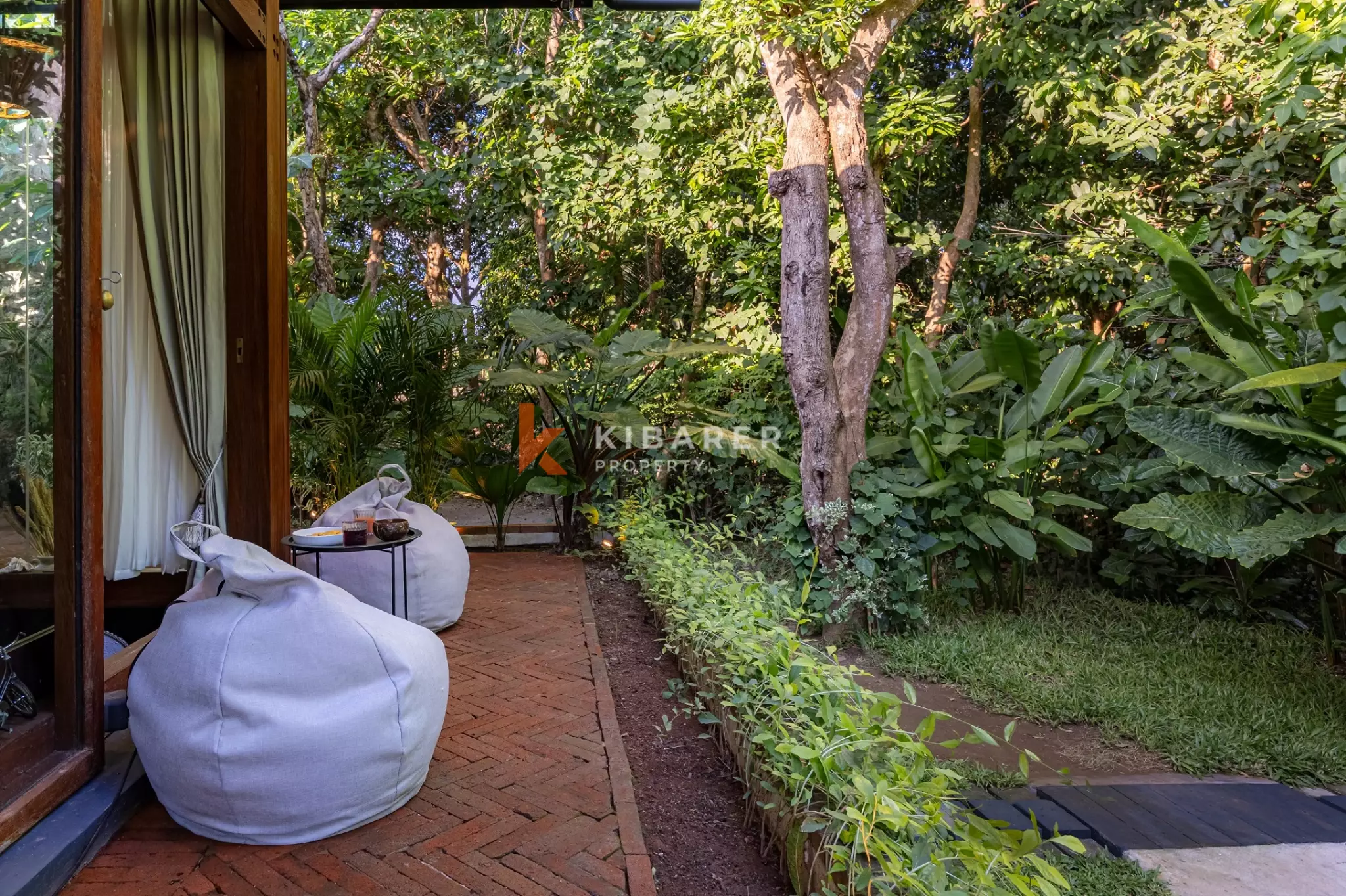 Apartemen Loft Mezzanine Satu Kamar Tidur dengan Kolam Renang Bersama, Dikelilingi Alam di Pecatu–Uluwatu