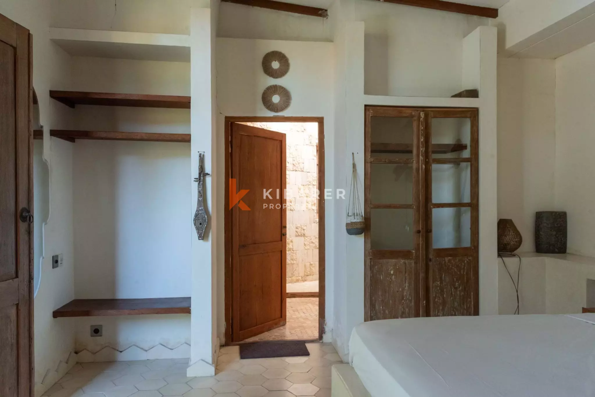 Villa Dua Kamar Tidur yang Didesain Indah di Jantung Pererenan
