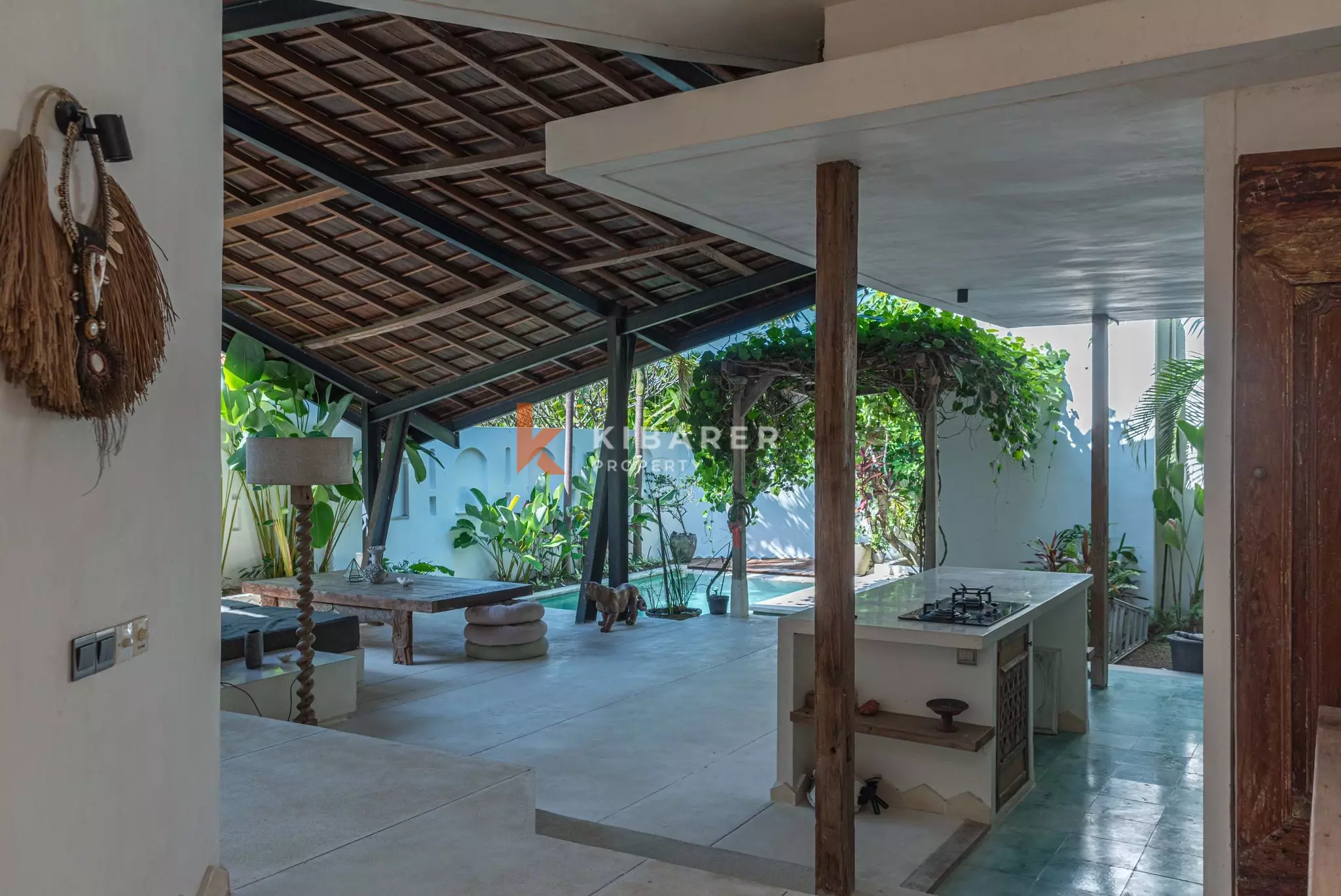Villa Dua Kamar Tidur yang Didesain Indah di Jantung Pererenan