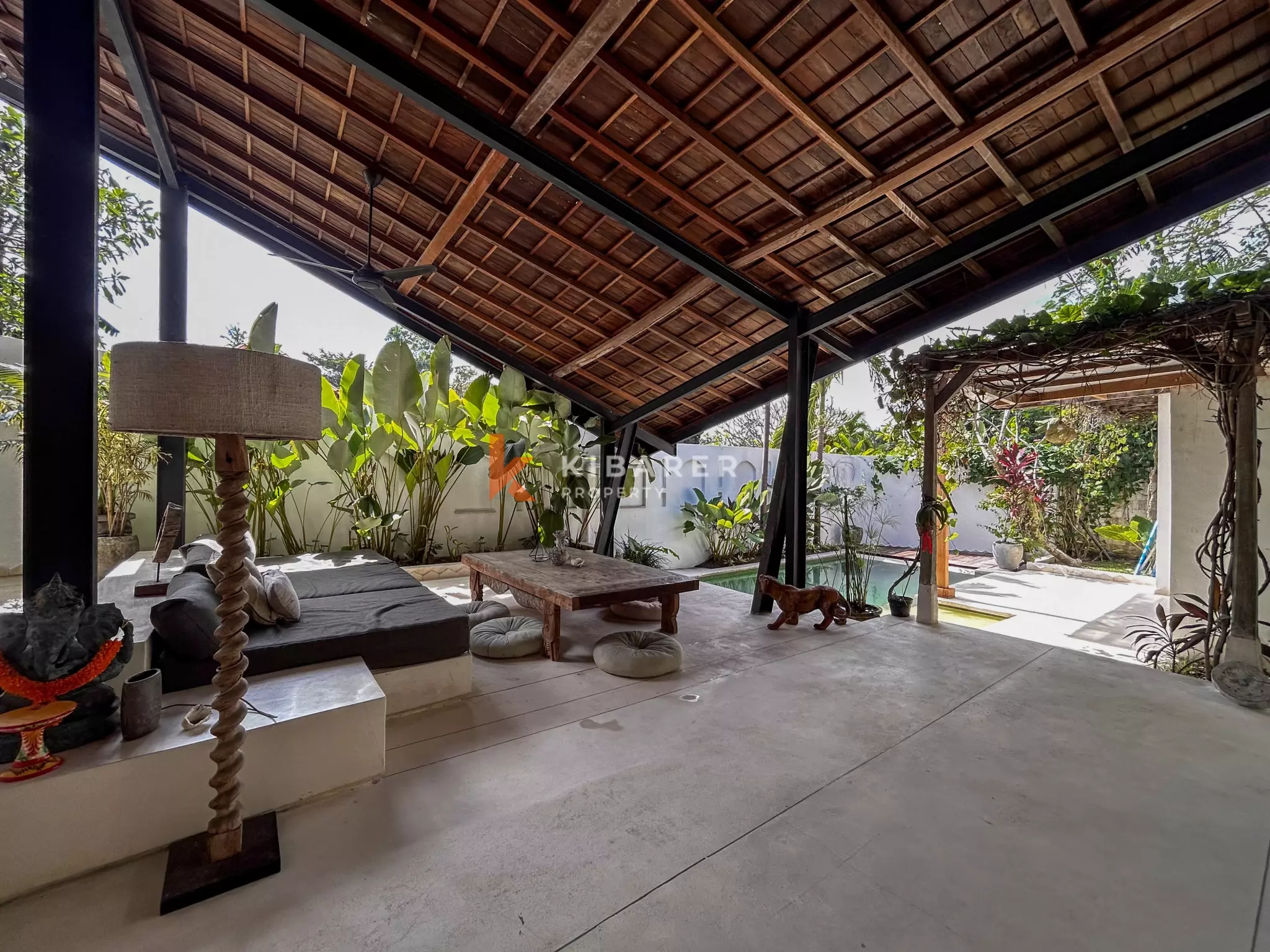 Villa Dua Kamar Tidur yang Didesain Indah di Jantung Pererenan